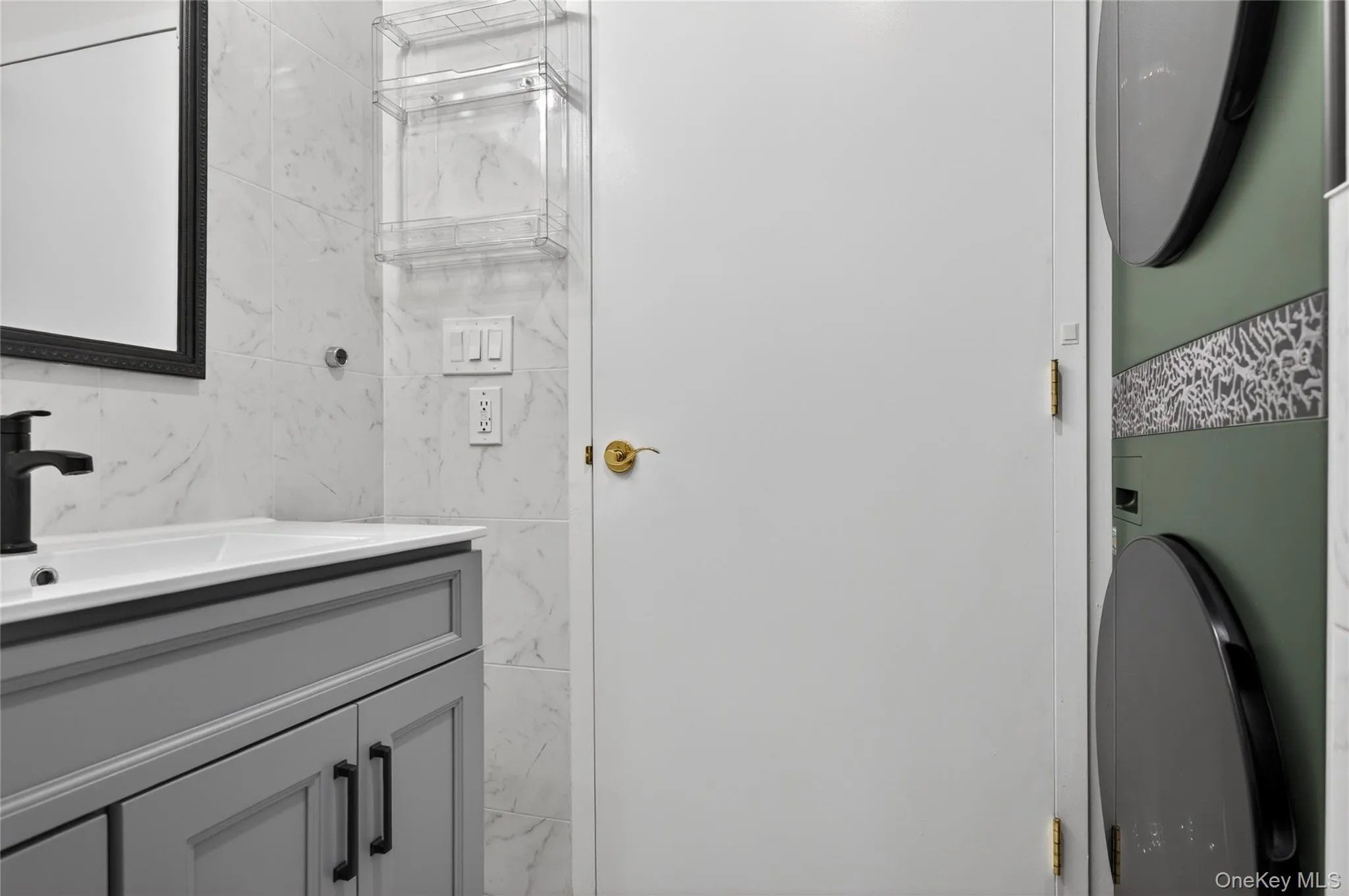 242 Maple Avenue, North Hempstead, NY, 1 Bedroom Bedrooms, 4 Rooms Rooms,1 BathroomBathrooms,Residential,For Rent,Maple,0,1000437 242 Maple Avenue, North Hempstead, NY, 1 Bedroom Bedrooms, 4 Rooms Rooms,1 BathroomBathrooms,Residential,For Rent,Maple,0,1000437