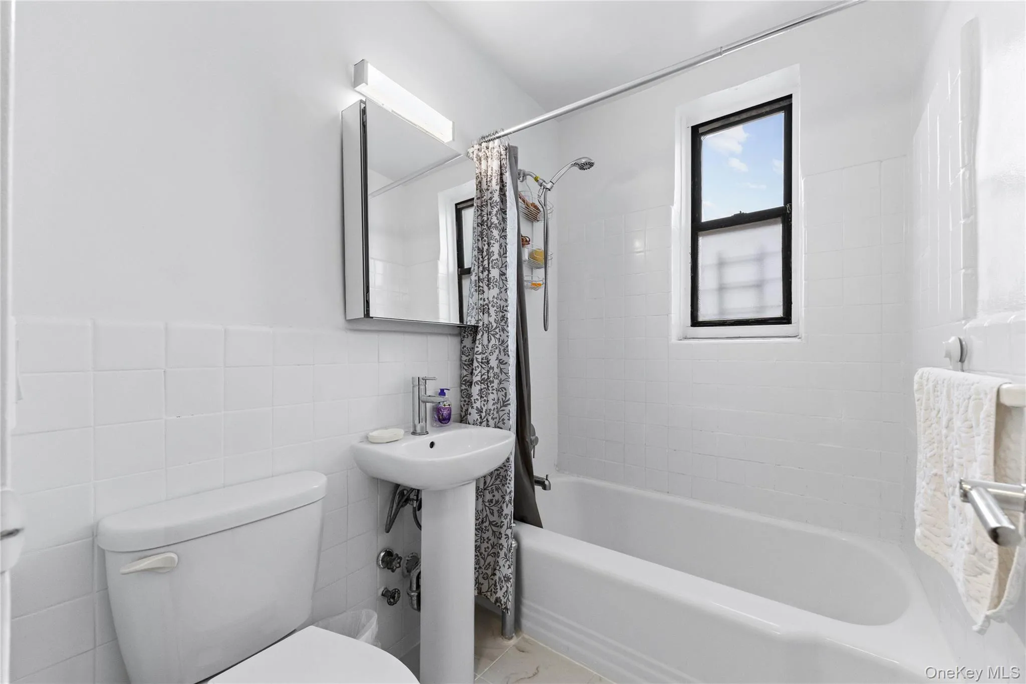 2830 Briggs Avenue, New York, NY, 3 Rooms Rooms,1 BathroomBathrooms,Residential Sale,For Rent,Briggs,0,1000438 2830 Briggs Avenue, New York, NY, 3 Rooms Rooms,1 BathroomBathrooms,Residential Sale,For Rent,Briggs,0,1000438
