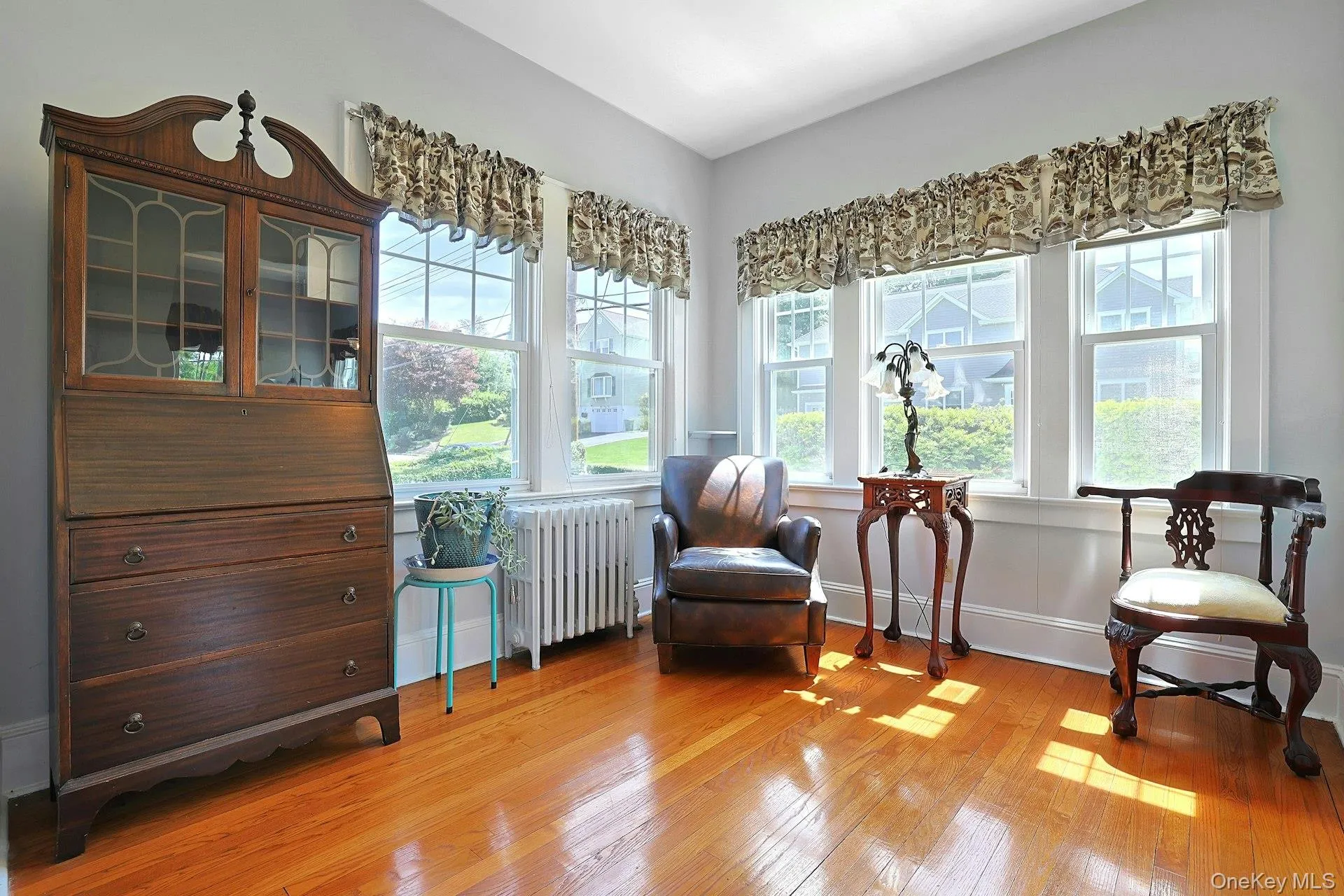 Sunlight Enhancing the Character and Warmth of the Home Sunlight Enhancing the Character and Warmth of the Home