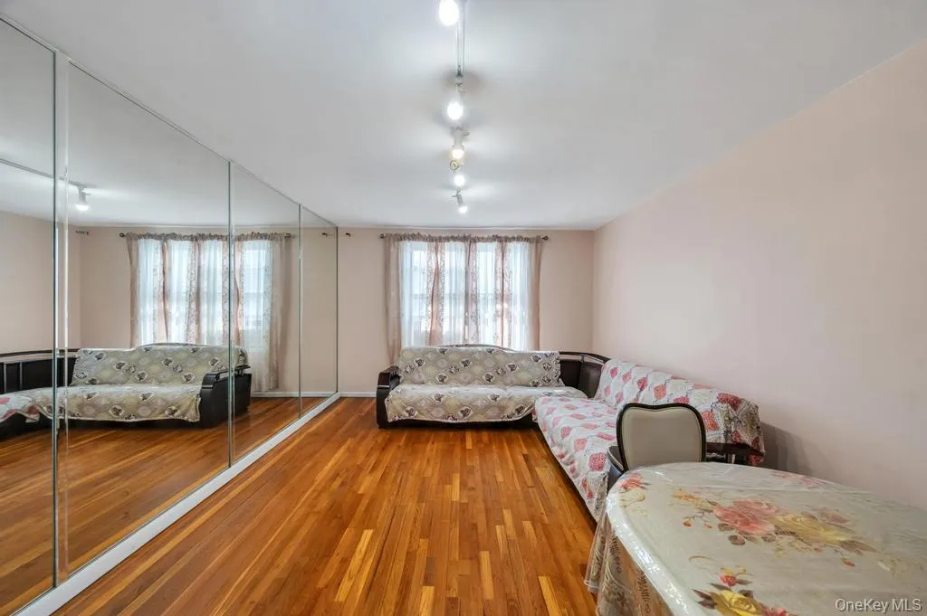 74-45 Yellowstone Boulevard, New York, NY, 2 Bedrooms Bedrooms, 4 Rooms Rooms,1 BathroomBathrooms,Residential,For Rent,Yellowstone,0,1000447 74-45 Yellowstone Boulevard, New York, NY, 2 Bedrooms Bedrooms, 4 Rooms Rooms,1 BathroomBathrooms,Residential,For Rent,Yellowstone,0,1000447