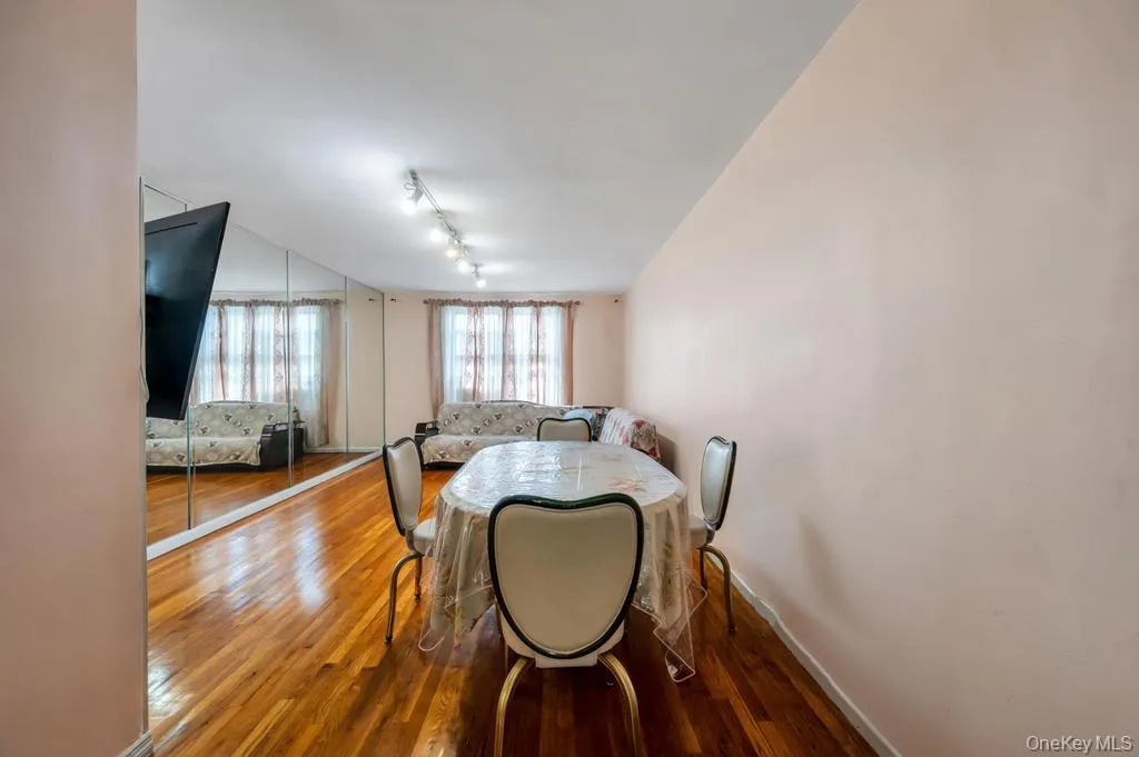 74-45 Yellowstone Boulevard, New York, NY, 2 Bedrooms Bedrooms, 4 Rooms Rooms,1 BathroomBathrooms,Residential,For Rent,Yellowstone,0,1000447 74-45 Yellowstone Boulevard, New York, NY, 2 Bedrooms Bedrooms, 4 Rooms Rooms,1 BathroomBathrooms,Residential,For Rent,Yellowstone,0,1000447
