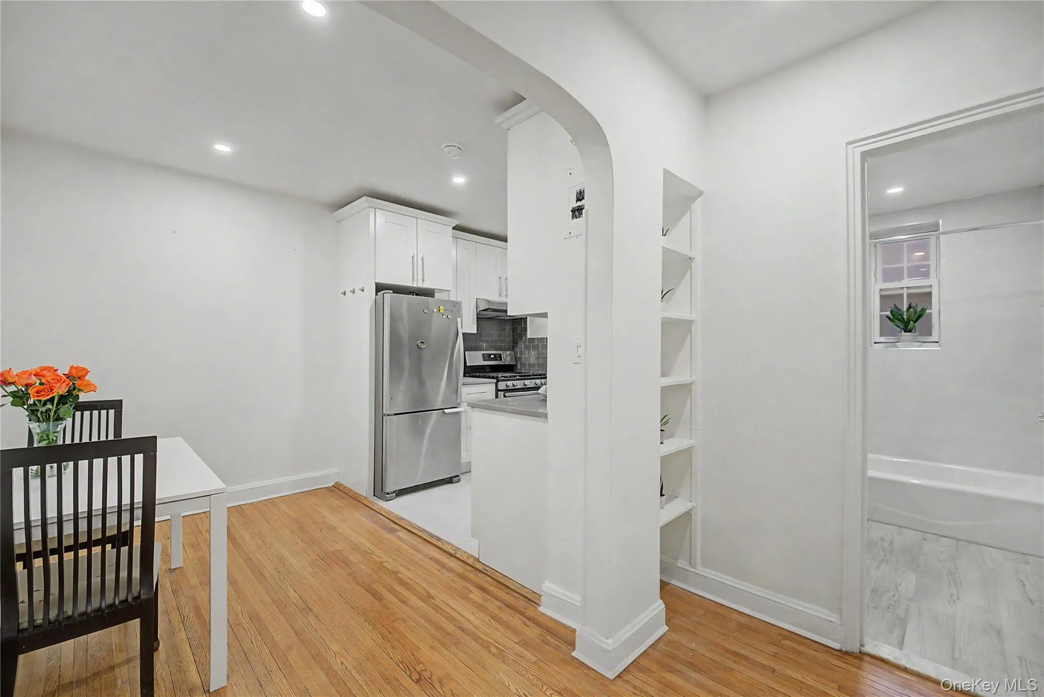 10 Welwyn Road, North Hempstead, NY, 1 Bedroom Bedrooms, 4 Rooms Rooms,1 BathroomBathrooms,Residential,For Rent,Welwyn,0,1000450 10 Welwyn Road, North Hempstead, NY, 1 Bedroom Bedrooms, 4 Rooms Rooms,1 BathroomBathrooms,Residential,For Rent,Welwyn,0,1000450