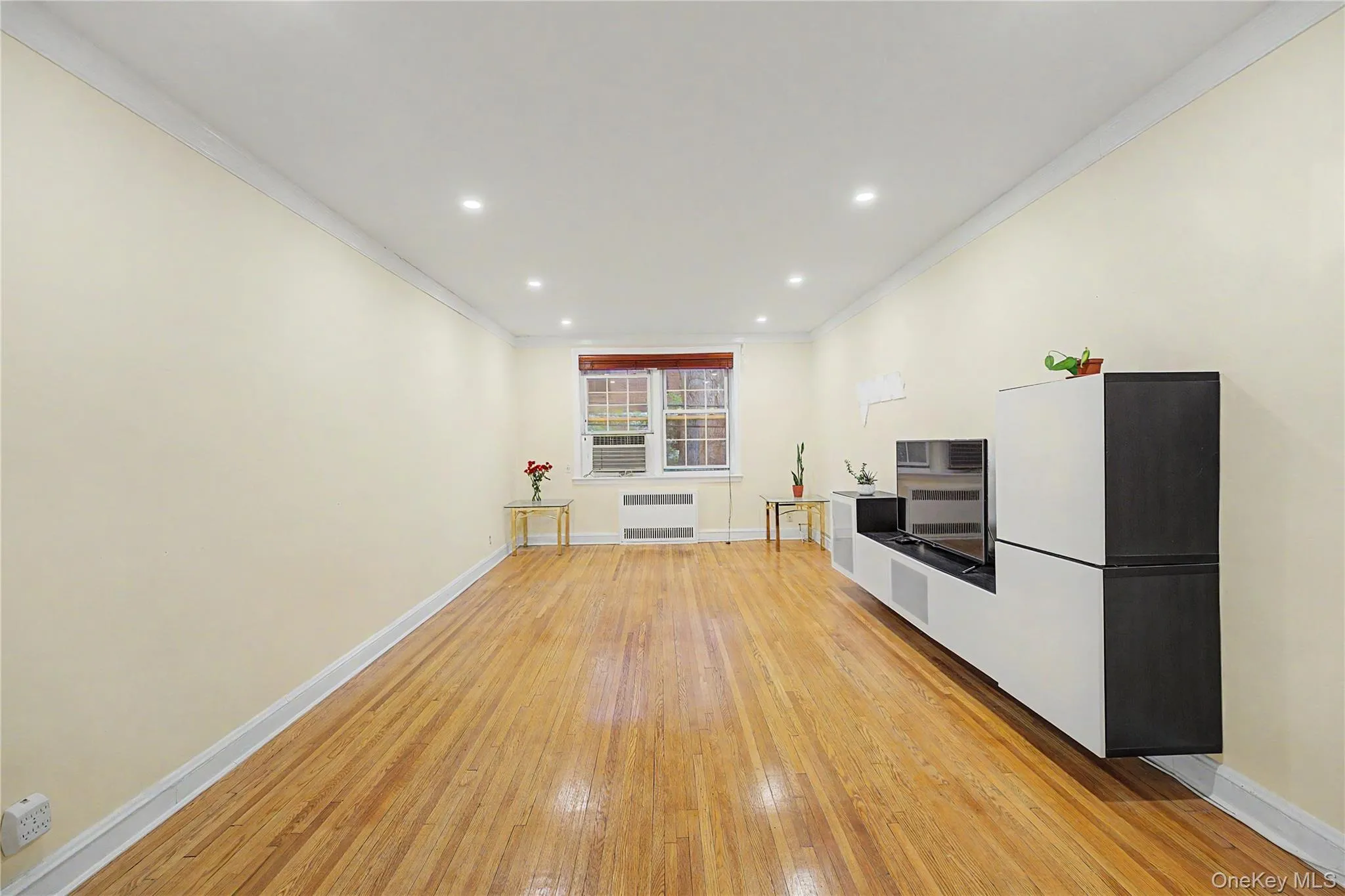 10 Welwyn Road, North Hempstead, NY, 1 Bedroom Bedrooms, 4 Rooms Rooms,1 BathroomBathrooms,Residential,For Rent,Welwyn,0,1000450 10 Welwyn Road, North Hempstead, NY, 1 Bedroom Bedrooms, 4 Rooms Rooms,1 BathroomBathrooms,Residential,For Rent,Welwyn,0,1000450