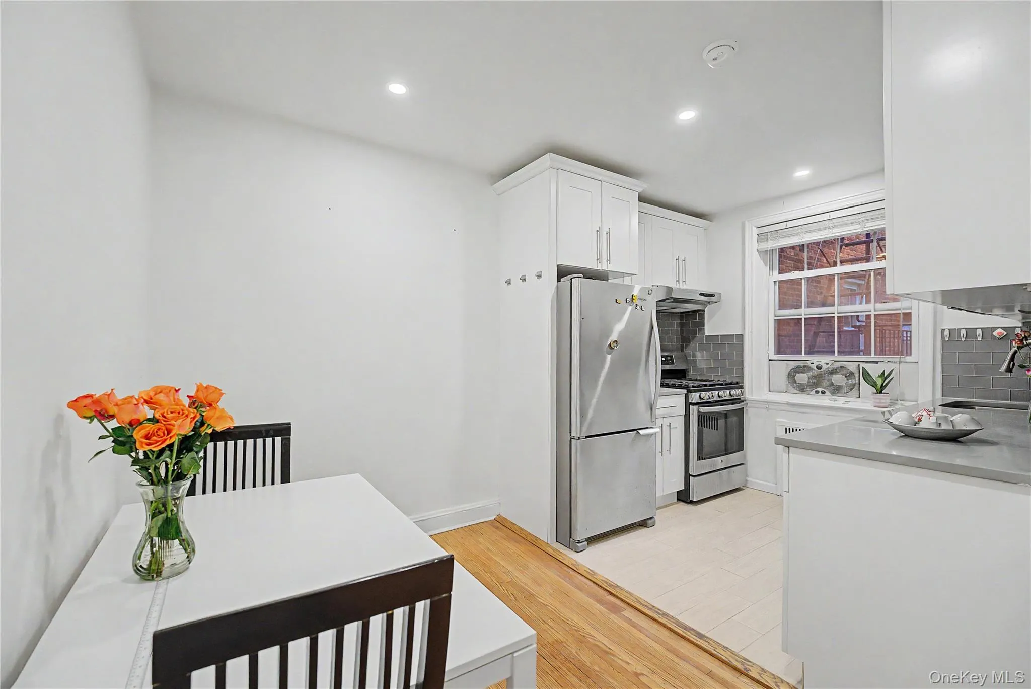 10 Welwyn Road, North Hempstead, NY, 1 Bedroom Bedrooms, 4 Rooms Rooms,1 BathroomBathrooms,Residential,For Rent,Welwyn,0,1000450 10 Welwyn Road, North Hempstead, NY, 1 Bedroom Bedrooms, 4 Rooms Rooms,1 BathroomBathrooms,Residential,For Rent,Welwyn,0,1000450
