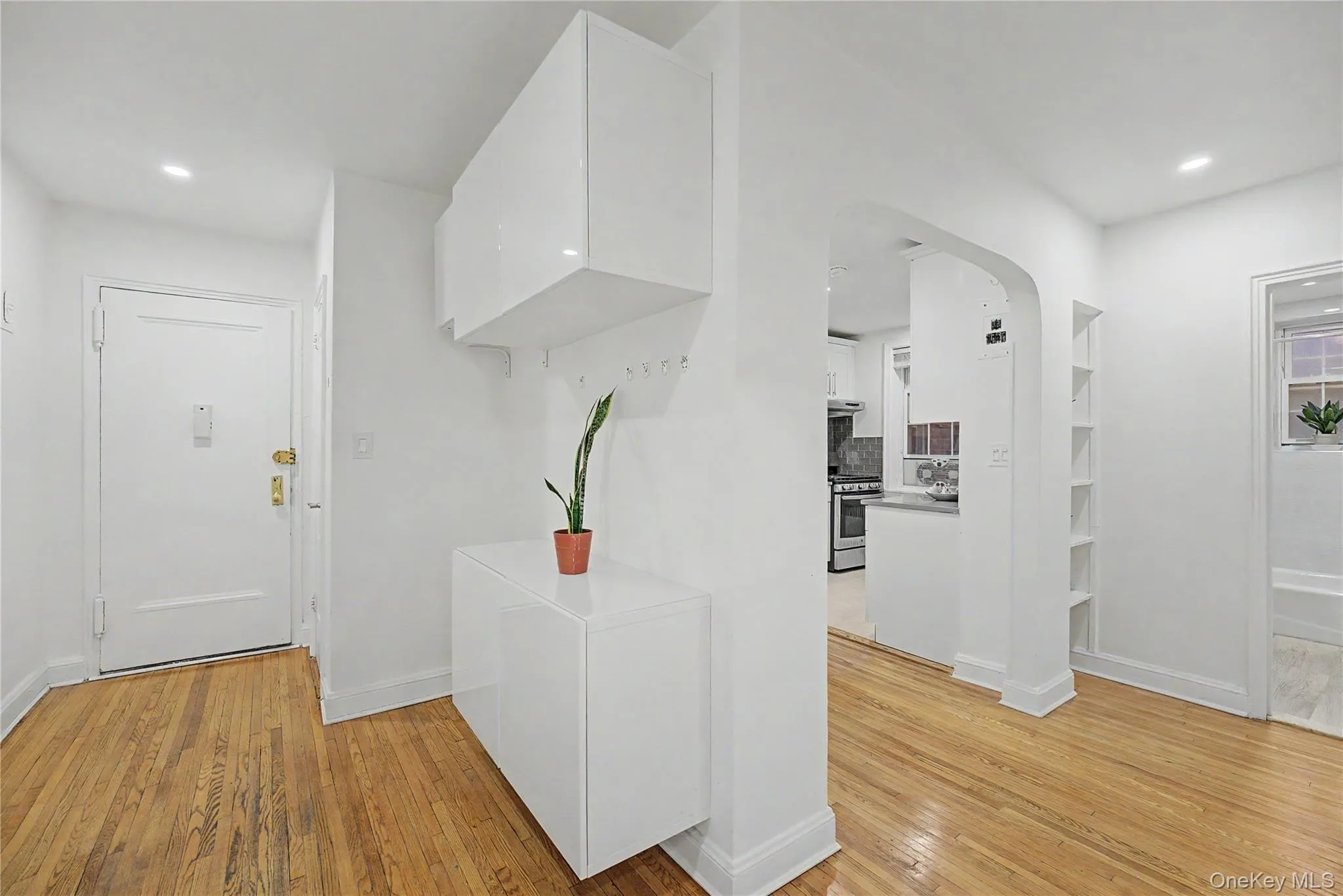 10 Welwyn Road, North Hempstead, NY, 1 Bedroom Bedrooms, 4 Rooms Rooms,1 BathroomBathrooms,Residential,For Rent,Welwyn,0,1000450 10 Welwyn Road, North Hempstead, NY, 1 Bedroom Bedrooms, 4 Rooms Rooms,1 BathroomBathrooms,Residential,For Rent,Welwyn,0,1000450