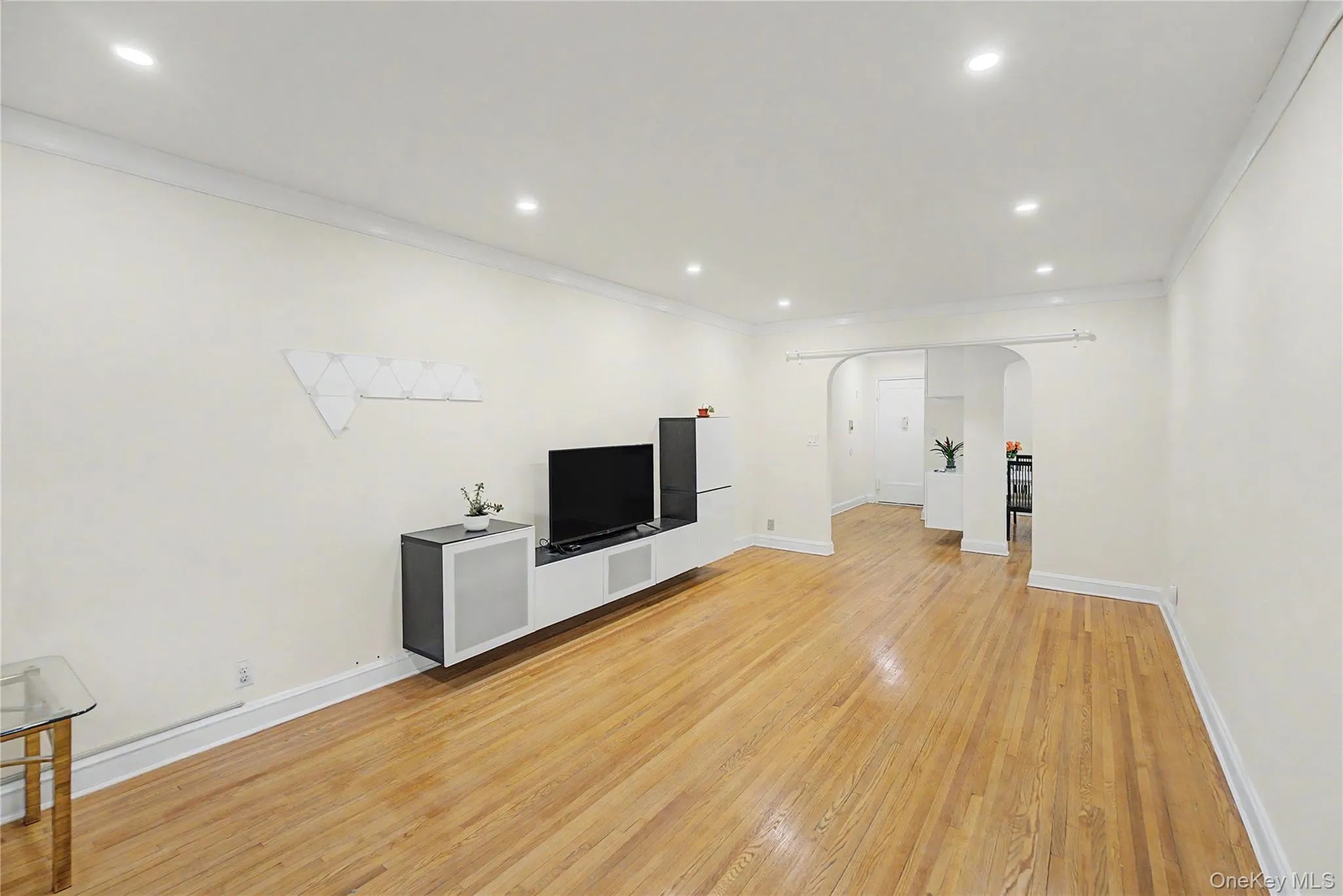 10 Welwyn Road, North Hempstead, NY, 1 Bedroom Bedrooms, 4 Rooms Rooms,1 BathroomBathrooms,Residential,For Rent,Welwyn,0,1000450 10 Welwyn Road, North Hempstead, NY, 1 Bedroom Bedrooms, 4 Rooms Rooms,1 BathroomBathrooms,Residential,For Rent,Welwyn,0,1000450