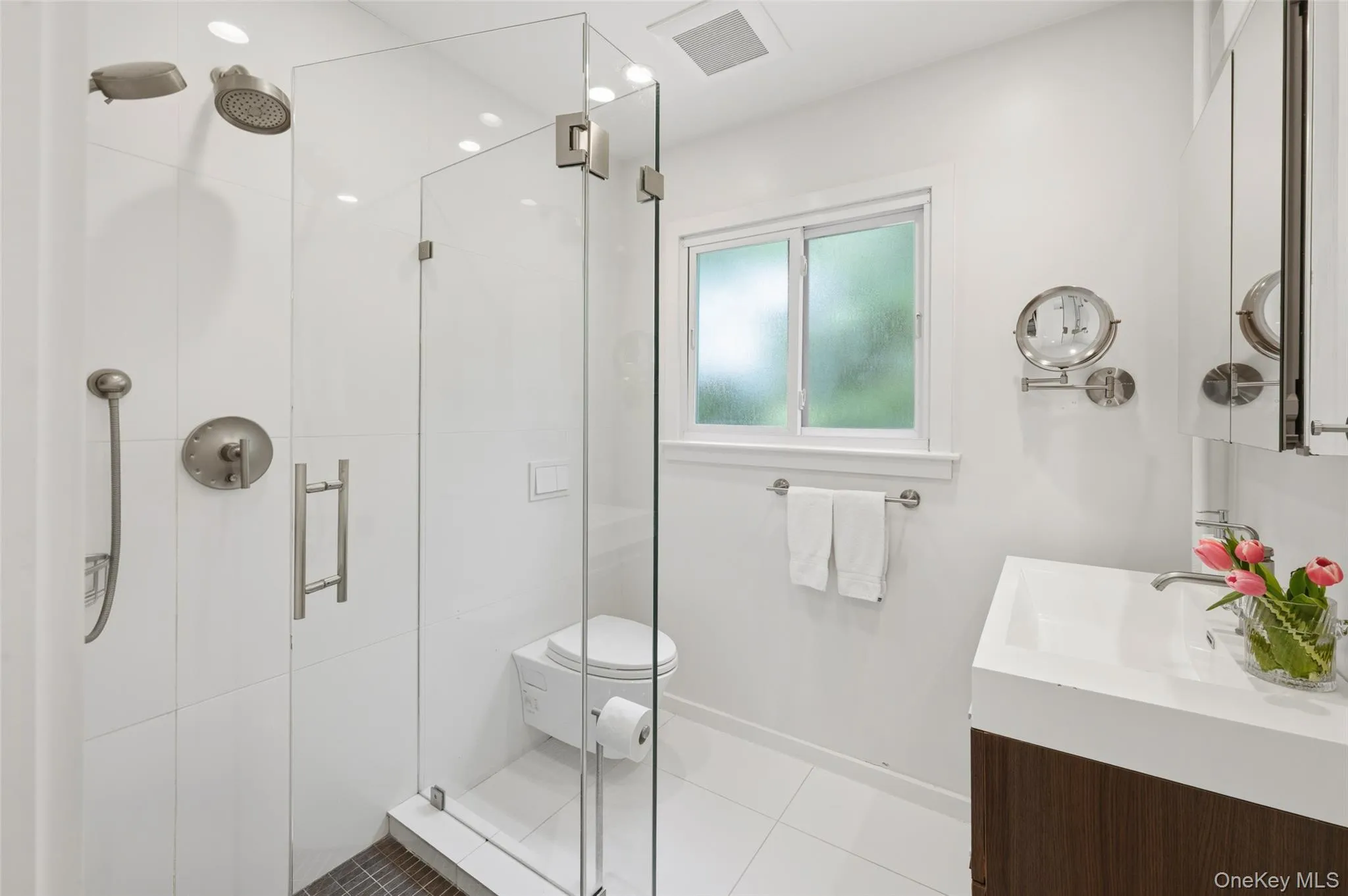 6 Kensington Terrace, Eastchester, NY, 3 Bedrooms Bedrooms, 7 Rooms Rooms,2 BathroomsBathrooms,Residential Lease,For Rent,Kensington,0,1000457 6 Kensington Terrace, Eastchester, NY, 3 Bedrooms Bedrooms, 7 Rooms Rooms,2 BathroomsBathrooms,Residential Lease,For Rent,Kensington,0,1000457