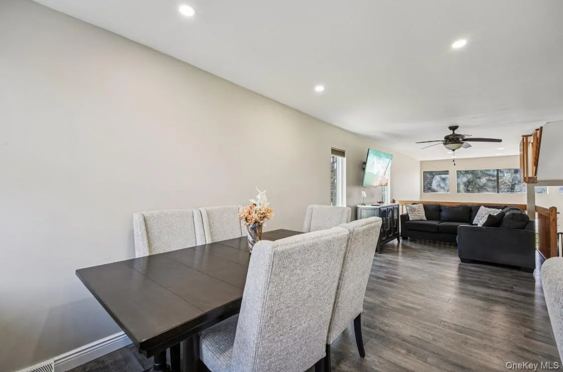 36 Tulip Court, Clarkstown, NY, 2 Bedrooms Bedrooms, 5 Rooms Rooms,2 BathroomsBathrooms,Residential Sale,For Rent,Tulip,0,1000458 36 Tulip Court, Clarkstown, NY, 2 Bedrooms Bedrooms, 5 Rooms Rooms,2 BathroomsBathrooms,Residential Sale,For Rent,Tulip,0,1000458