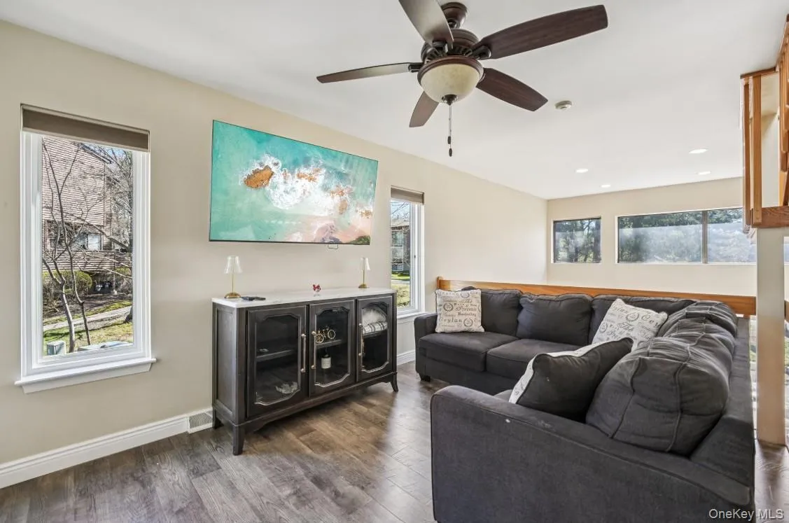 36 Tulip Court, Clarkstown, NY, 2 Bedrooms Bedrooms, 5 Rooms Rooms,2 BathroomsBathrooms,Residential Sale,For Rent,Tulip,0,1000458 36 Tulip Court, Clarkstown, NY, 2 Bedrooms Bedrooms, 5 Rooms Rooms,2 BathroomsBathrooms,Residential Sale,For Rent,Tulip,0,1000458