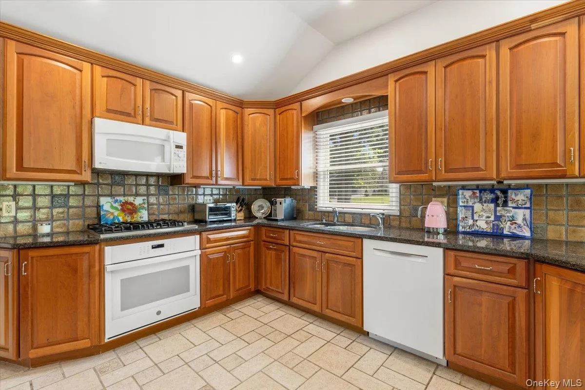 22 Paddock Road, Rye Town, NY, 4 Bedrooms Bedrooms, 8 Rooms Rooms,2 BathroomsBathrooms,Residential,For Rent,Paddock,0,1000461 22 Paddock Road, Rye Town, NY, 4 Bedrooms Bedrooms, 8 Rooms Rooms,2 BathroomsBathrooms,Residential,For Rent,Paddock,0,1000461