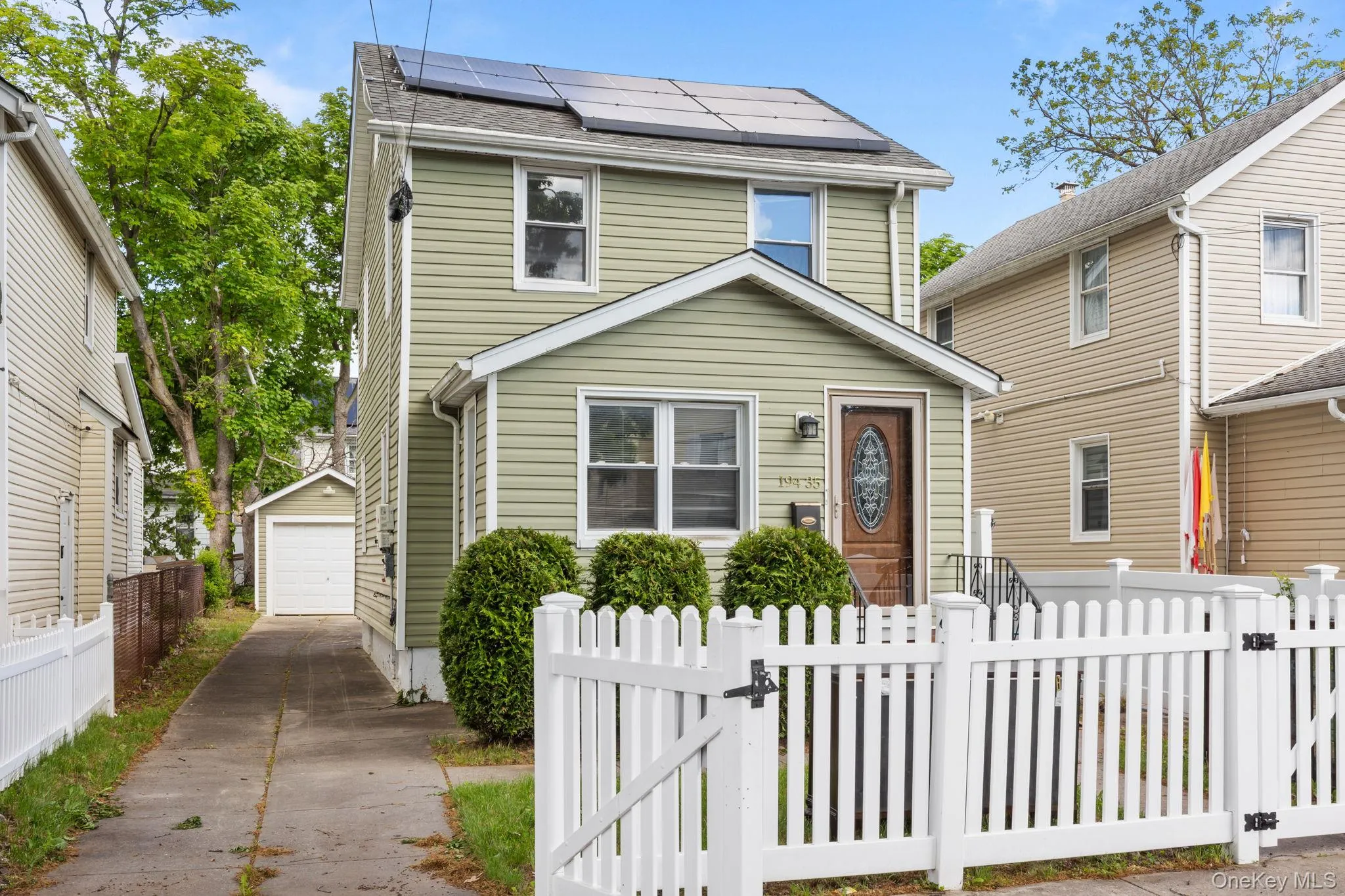 194-35 114th Drive, New York, NY, 3 Bedrooms Bedrooms, 10 Rooms Rooms,2 BathroomsBathrooms,Residential,For Rent,114th,0,1000468 194-35 114th Drive, New York, NY, 3 Bedrooms Bedrooms, 10 Rooms Rooms,2 BathroomsBathrooms,Residential,For Rent,114th,0,1000468