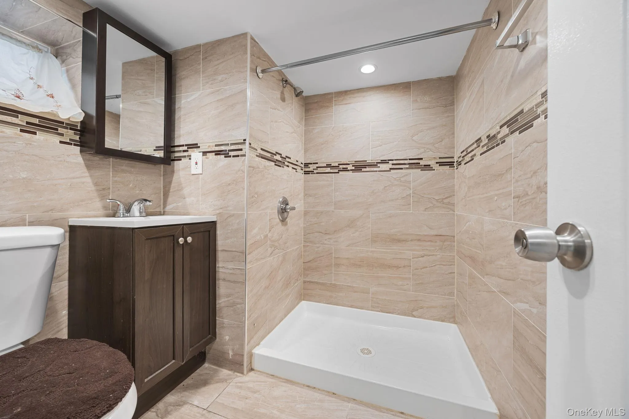 194-35 114th Drive, New York, NY, 3 Bedrooms Bedrooms, 10 Rooms Rooms,2 BathroomsBathrooms,Residential,For Rent,114th,0,1000468 194-35 114th Drive, New York, NY, 3 Bedrooms Bedrooms, 10 Rooms Rooms,2 BathroomsBathrooms,Residential,For Rent,114th,0,1000468