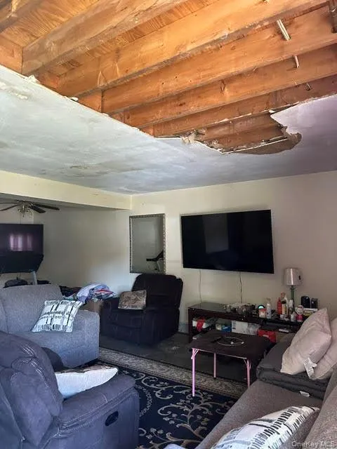 408 Watts Lane, Montgomery, NY, 3 Bedrooms Bedrooms, 7 Rooms Rooms,1 BathroomBathrooms,Residential,For Rent,Watts,0,1000470 408 Watts Lane, Montgomery, NY, 3 Bedrooms Bedrooms, 7 Rooms Rooms,1 BathroomBathrooms,Residential,For Rent,Watts,0,1000470
