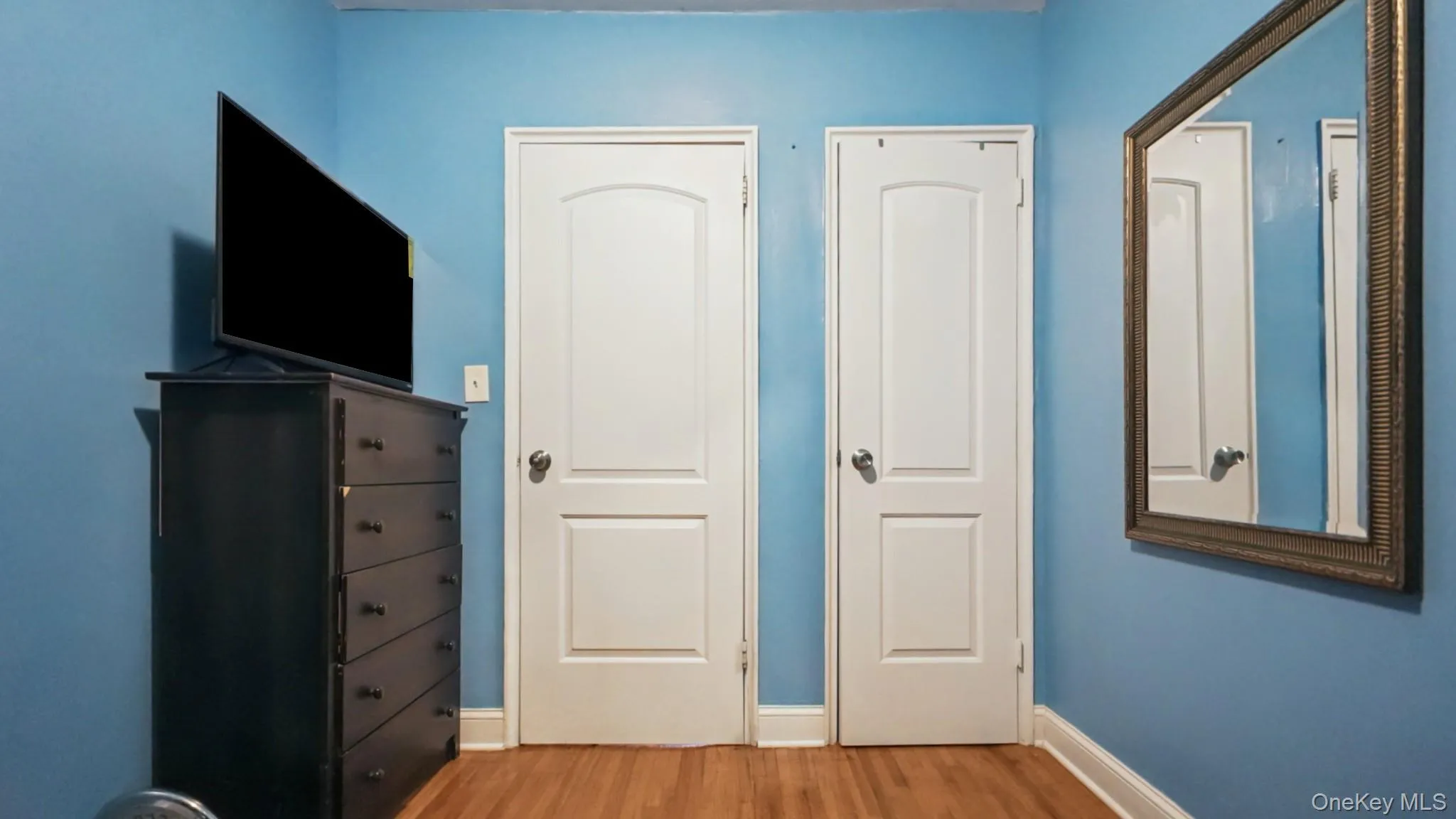 Hardwood-style flooring throughout Hardwood-style flooring throughout