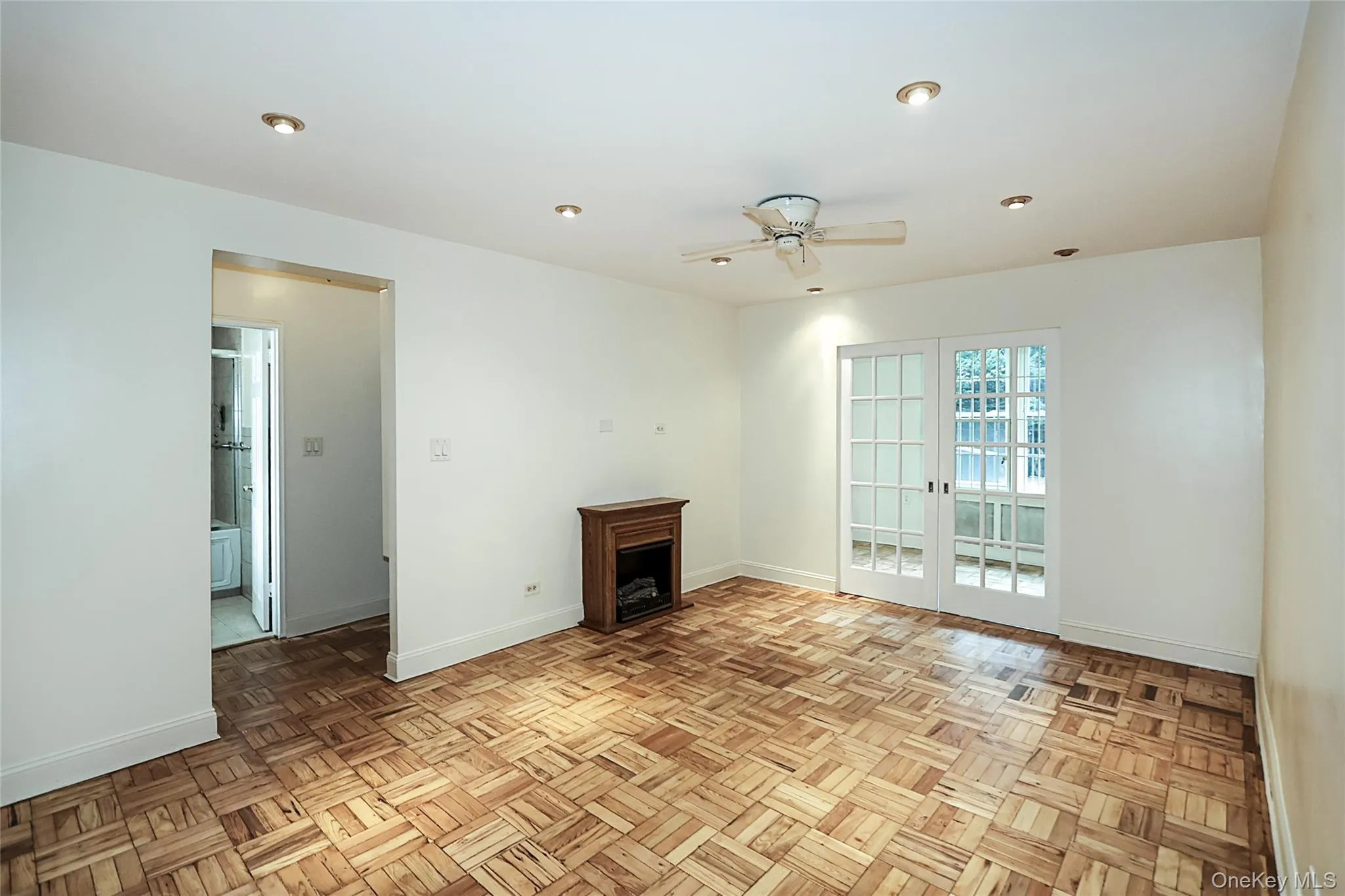 7510 Yellowstone Boulevard, New York, NY, 1 Bedroom Bedrooms, 6 Rooms Rooms,1 BathroomBathrooms,Residential,For Rent,Yellowstone,0,1000474 7510 Yellowstone Boulevard, New York, NY, 1 Bedroom Bedrooms, 6 Rooms Rooms,1 BathroomBathrooms,Residential,For Rent,Yellowstone,0,1000474