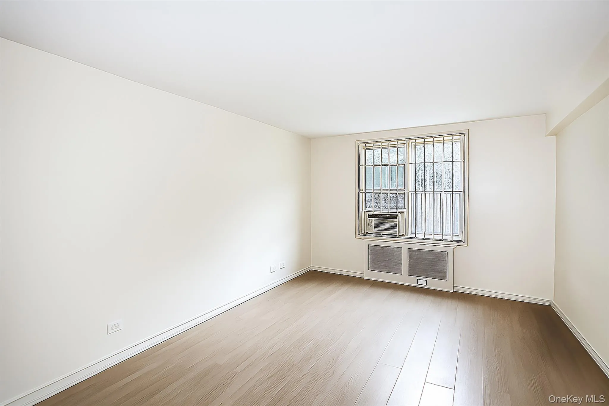 7510 Yellowstone Boulevard, New York, NY, 1 Bedroom Bedrooms, 6 Rooms Rooms,1 BathroomBathrooms,Residential,For Rent,Yellowstone,0,1000474 7510 Yellowstone Boulevard, New York, NY, 1 Bedroom Bedrooms, 6 Rooms Rooms,1 BathroomBathrooms,Residential,For Rent,Yellowstone,0,1000474