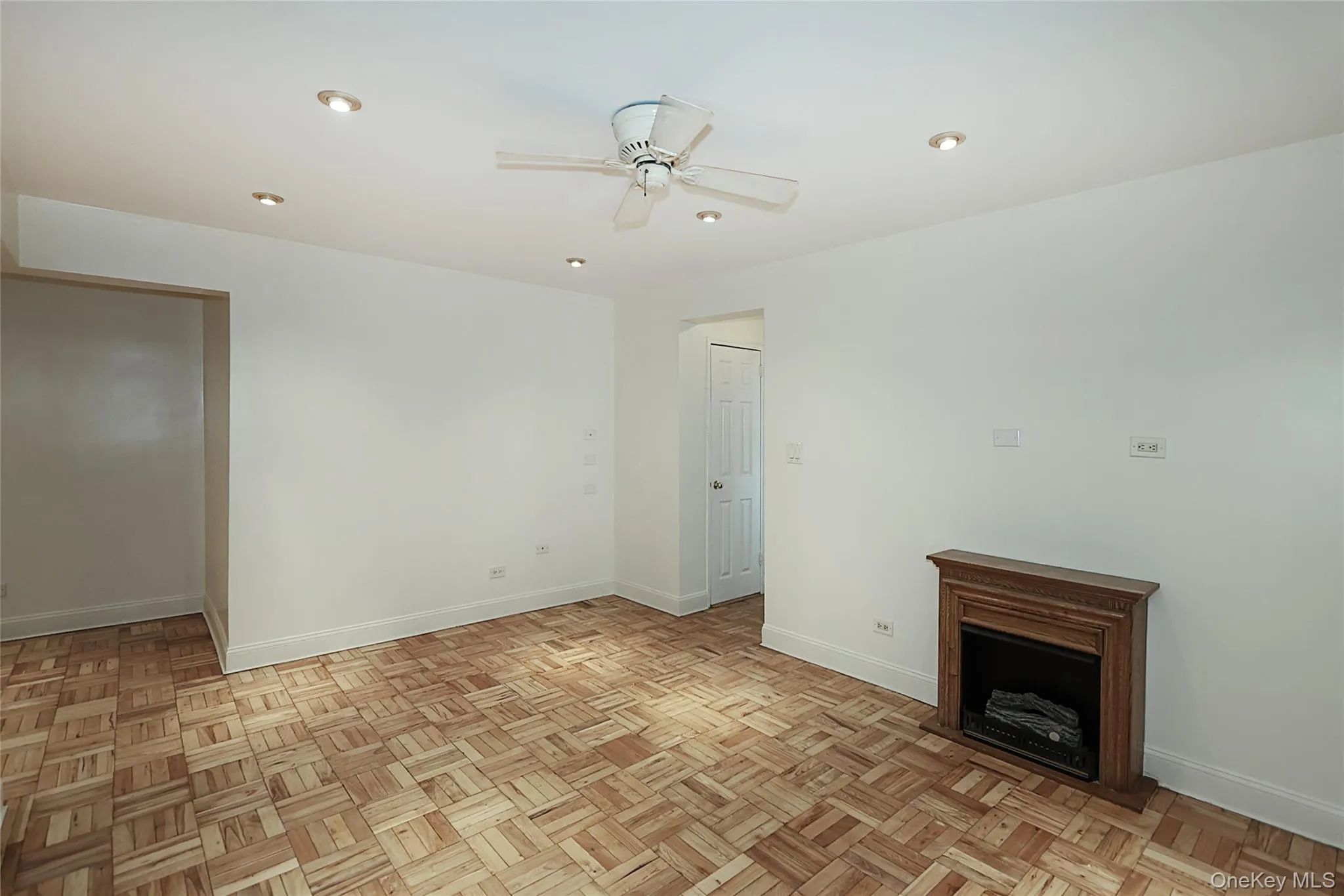 7510 Yellowstone Boulevard, New York, NY, 1 Bedroom Bedrooms, 6 Rooms Rooms,1 BathroomBathrooms,Residential,For Rent,Yellowstone,0,1000474 7510 Yellowstone Boulevard, New York, NY, 1 Bedroom Bedrooms, 6 Rooms Rooms,1 BathroomBathrooms,Residential,For Rent,Yellowstone,0,1000474