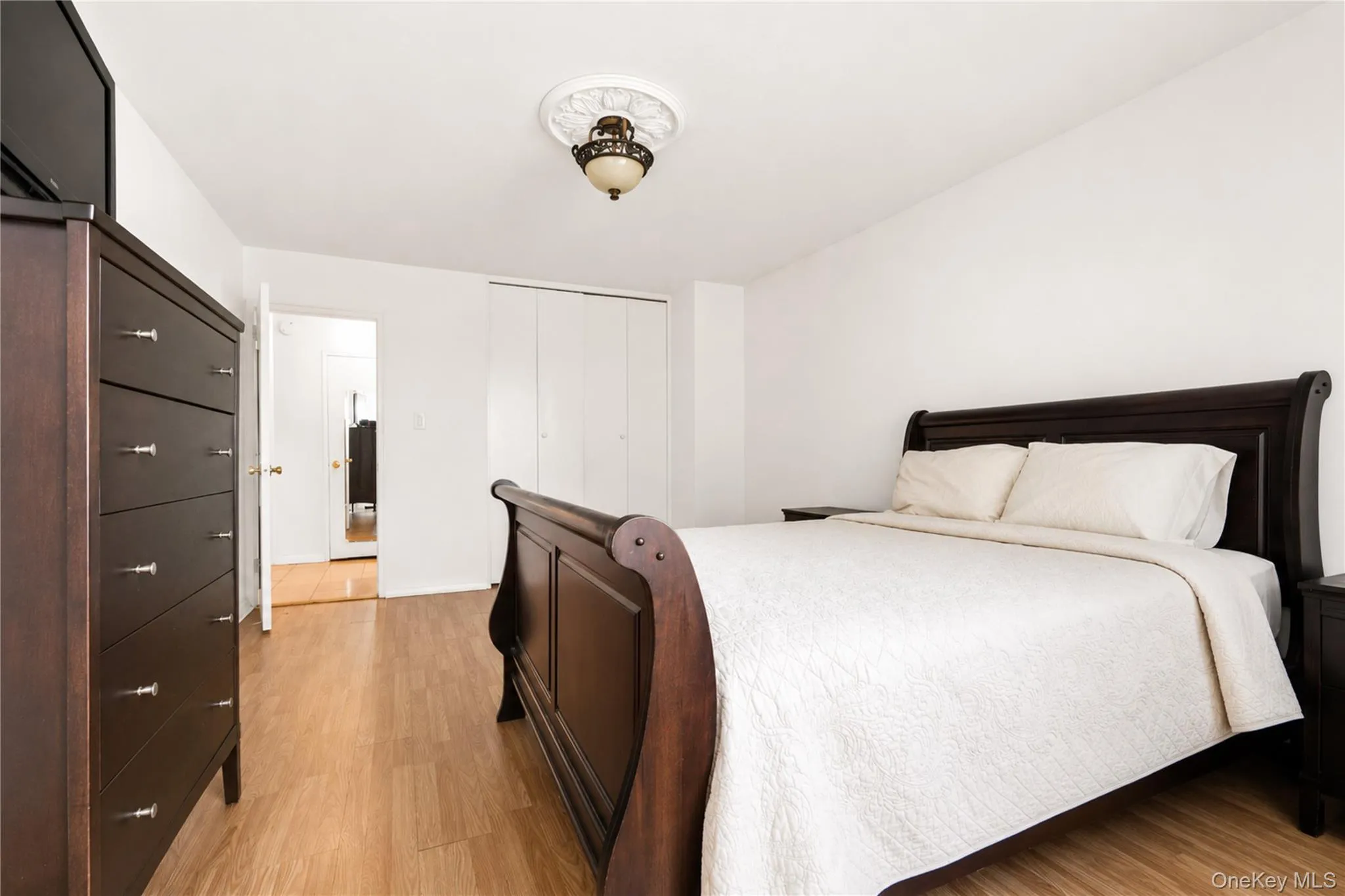 85-15 Main Street, New York, NY, 1 Bedroom Bedrooms, 5 Rooms Rooms,1 BathroomBathrooms,Residential,For Rent,Main,0,1000491 85-15 Main Street, New York, NY, 1 Bedroom Bedrooms, 5 Rooms Rooms,1 BathroomBathrooms,Residential,For Rent,Main,0,1000491