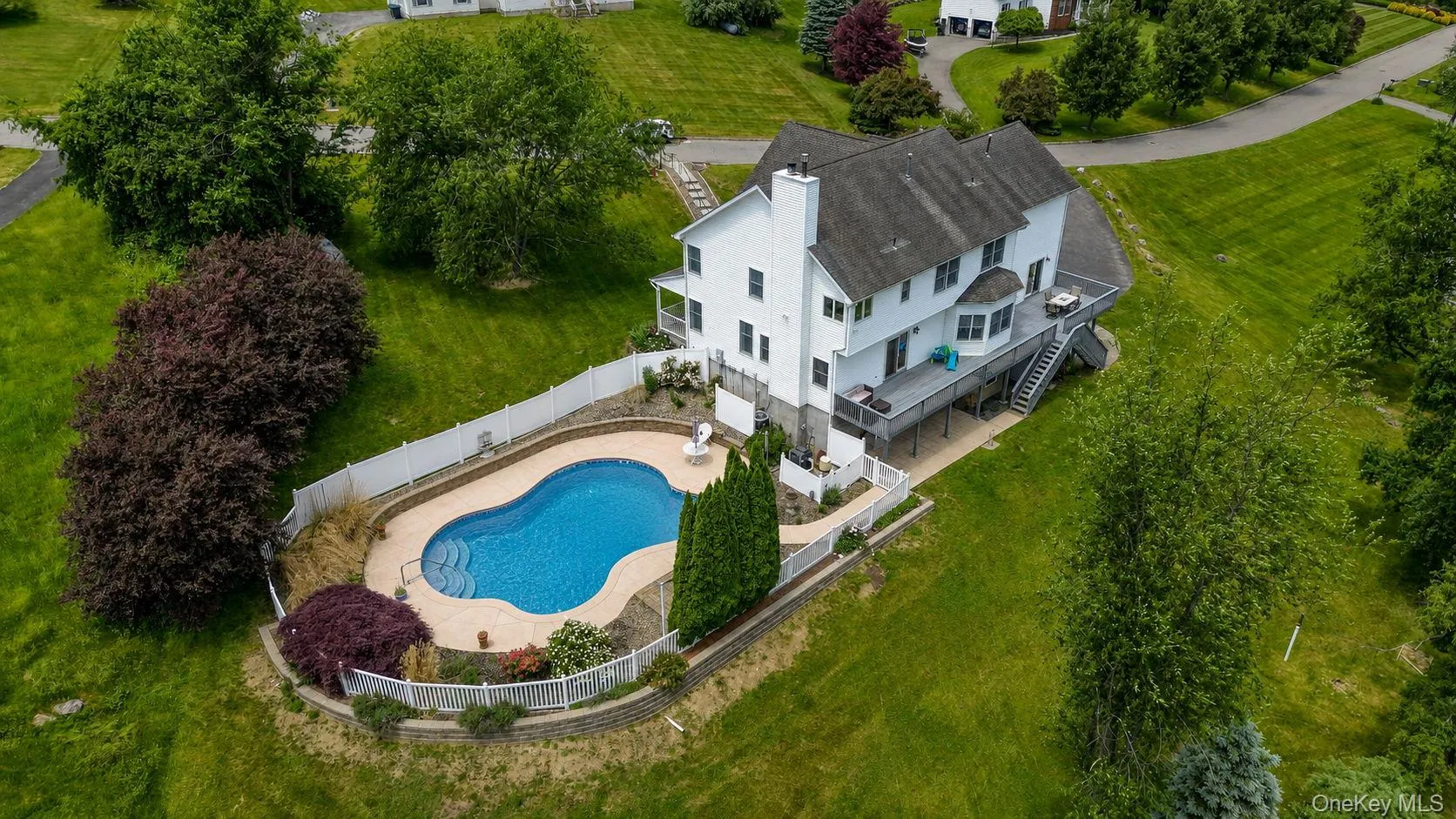 5,600 Square Feet of Heavenly Living Space complete with Inground Pool ! 5,600 Square Feet of Heavenly Living Space complete with Inground Pool !