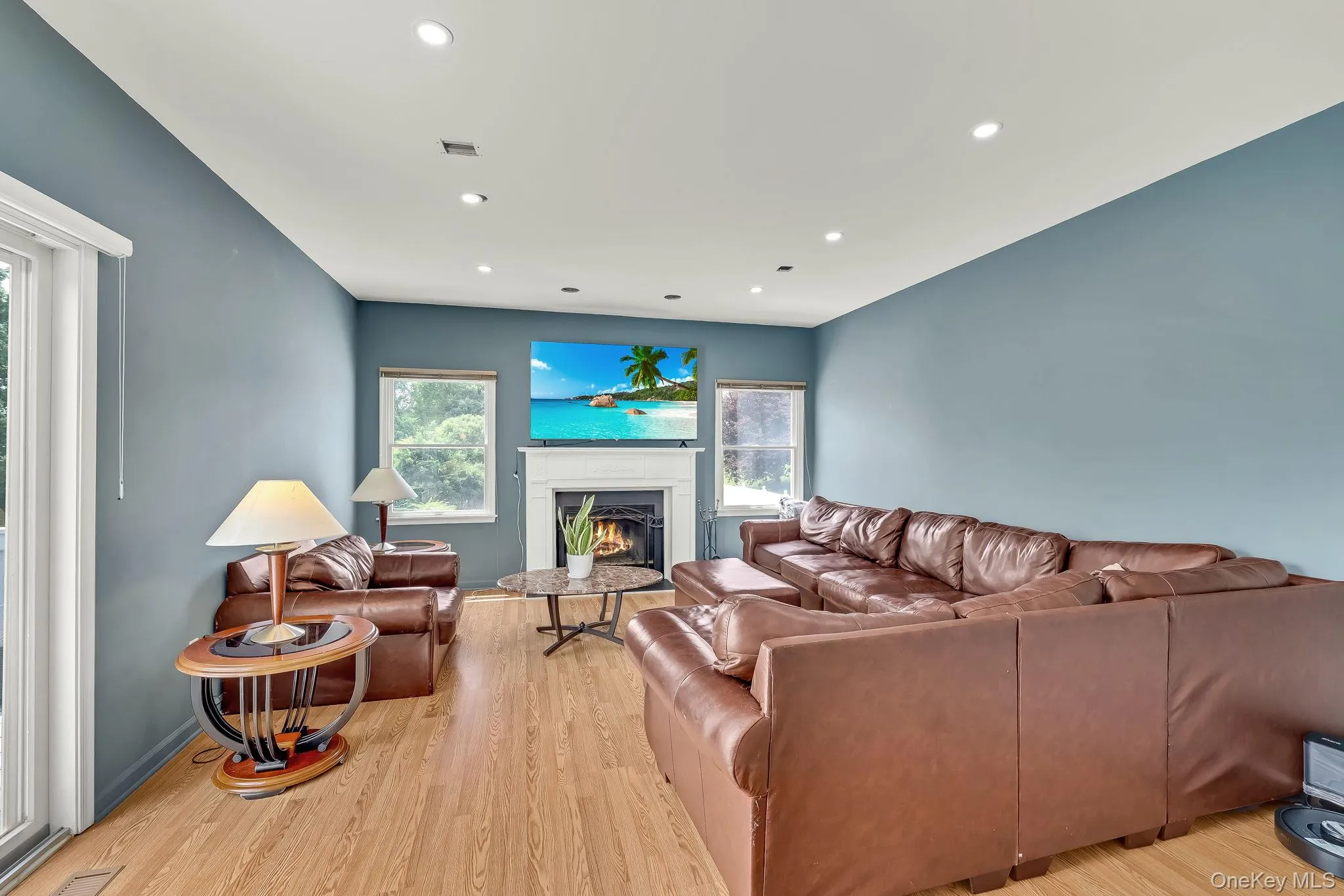 Family room with Fireplace Family room with Fireplace