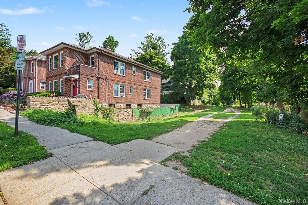 15-17 Chestnut Street, Greenburgh, NY, 2 Bedrooms Bedrooms, 6 Rooms Rooms,1 BathroomBathrooms,Residential Lease,For Rent,Chestnut,0,1000512 15-17 Chestnut Street, Greenburgh, NY, 2 Bedrooms Bedrooms, 6 Rooms Rooms,1 BathroomBathrooms,Residential Lease,For Rent,Chestnut,0,1000512
