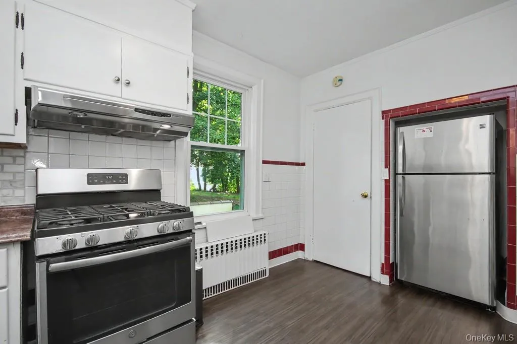 15-17 Chestnut Street, Greenburgh, NY, 2 Bedrooms Bedrooms, 6 Rooms Rooms,1 BathroomBathrooms,Residential Lease,For Rent,Chestnut,0,1000512 15-17 Chestnut Street, Greenburgh, NY, 2 Bedrooms Bedrooms, 6 Rooms Rooms,1 BathroomBathrooms,Residential Lease,For Rent,Chestnut,0,1000512