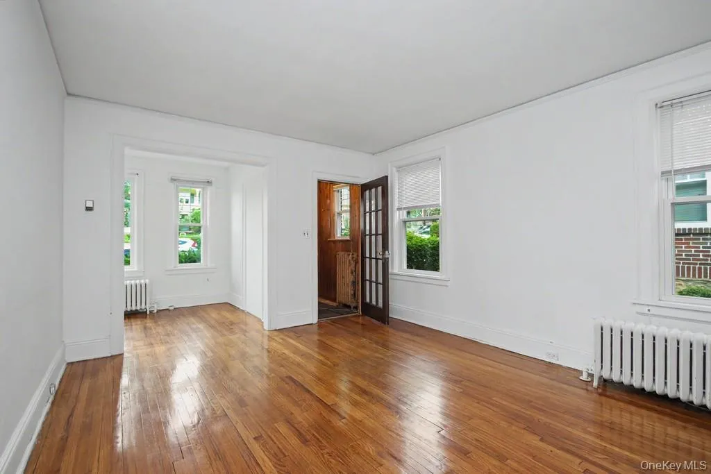 15-17 Chestnut Street, Greenburgh, NY, 2 Bedrooms Bedrooms, 6 Rooms Rooms,1 BathroomBathrooms,Residential Lease,For Rent,Chestnut,0,1000512 15-17 Chestnut Street, Greenburgh, NY, 2 Bedrooms Bedrooms, 6 Rooms Rooms,1 BathroomBathrooms,Residential Lease,For Rent,Chestnut,0,1000512