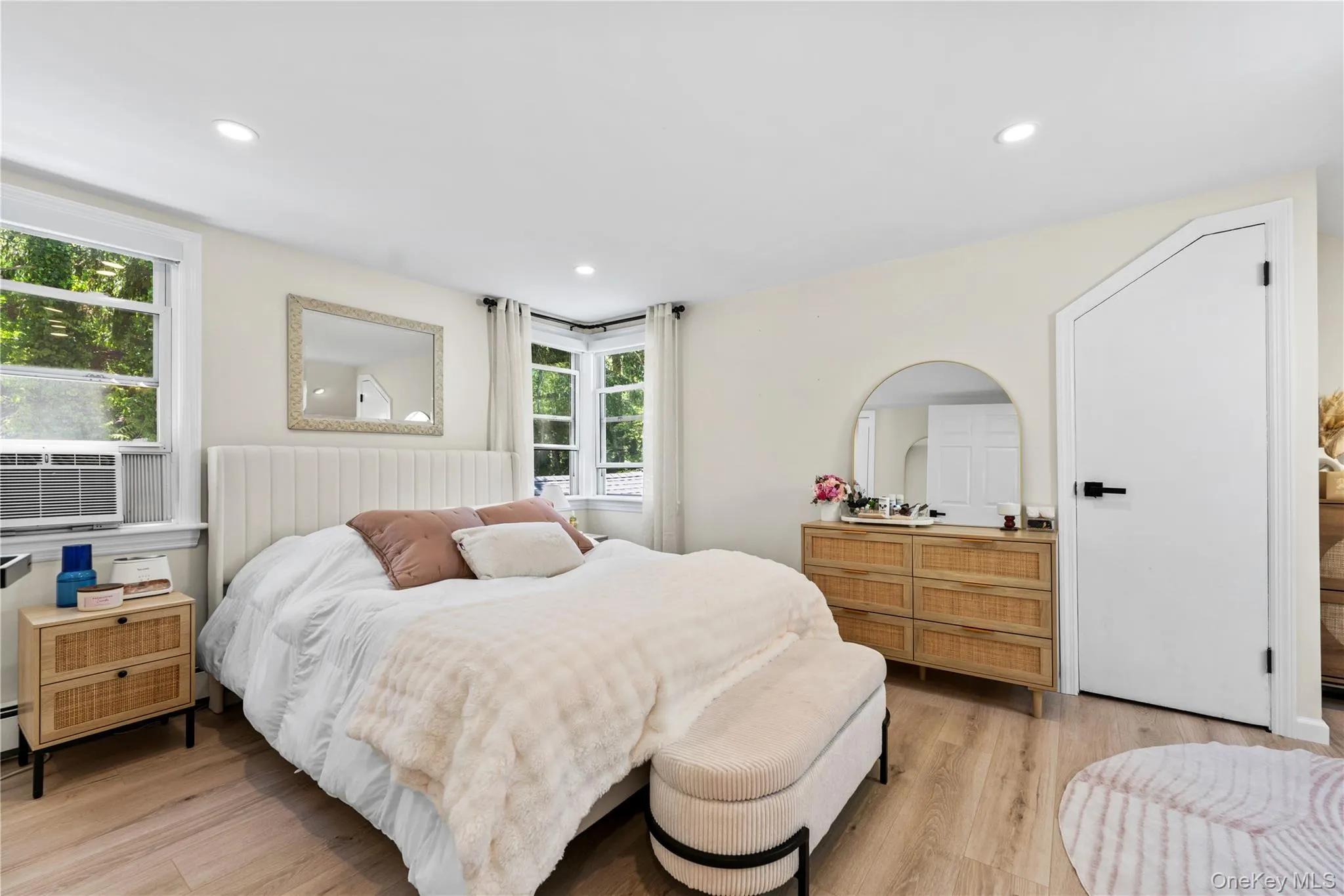 5 Windsor Lane, Huntington, NY, 3 Bedrooms Bedrooms, 9 Rooms Rooms,1 BathroomBathrooms,Residential,For Rent,Windsor,0,1000517 5 Windsor Lane, Huntington, NY, 3 Bedrooms Bedrooms, 9 Rooms Rooms,1 BathroomBathrooms,Residential,For Rent,Windsor,0,1000517