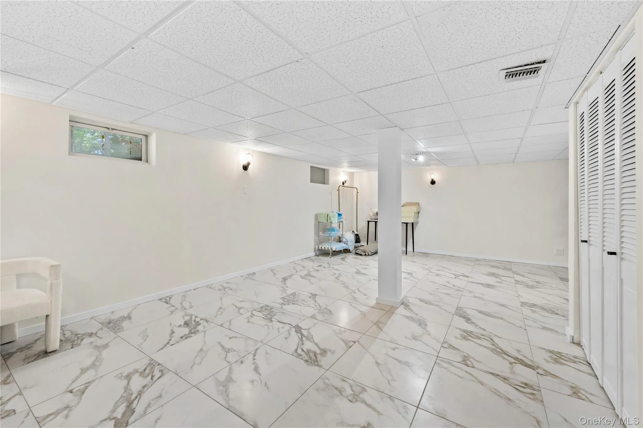 5 Windsor Lane, Huntington, NY, 3 Bedrooms Bedrooms, 9 Rooms Rooms,1 BathroomBathrooms,Residential,For Rent,Windsor,0,1000517 5 Windsor Lane, Huntington, NY, 3 Bedrooms Bedrooms, 9 Rooms Rooms,1 BathroomBathrooms,Residential,For Rent,Windsor,0,1000517