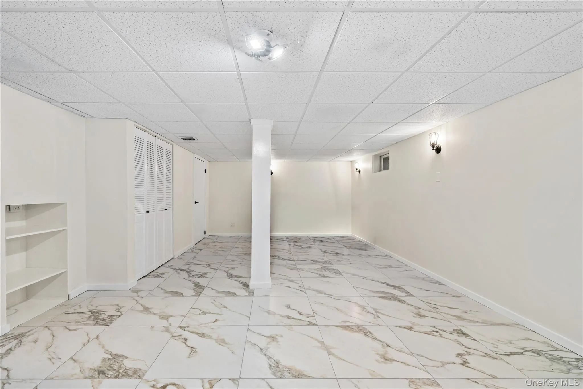 5 Windsor Lane, Huntington, NY, 3 Bedrooms Bedrooms, 9 Rooms Rooms,1 BathroomBathrooms,Residential,For Rent,Windsor,0,1000517 5 Windsor Lane, Huntington, NY, 3 Bedrooms Bedrooms, 9 Rooms Rooms,1 BathroomBathrooms,Residential,For Rent,Windsor,0,1000517