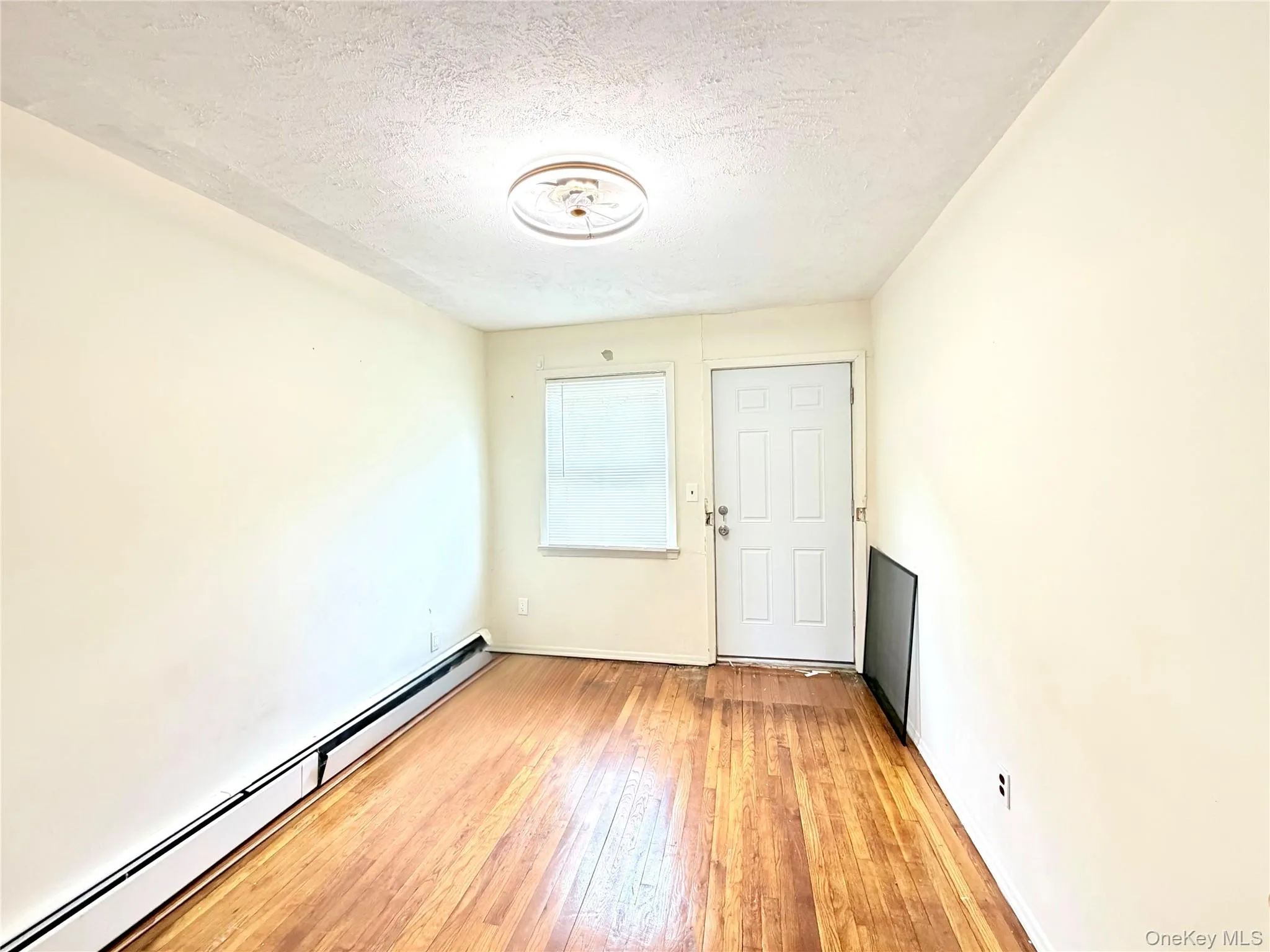 14407 101st Avenue, New York, NY, 2 Bedrooms Bedrooms, 4 Rooms Rooms,1 BathroomBathrooms,Residential Lease,For Rent,101st,0,1000521 14407 101st Avenue, New York, NY, 2 Bedrooms Bedrooms, 4 Rooms Rooms,1 BathroomBathrooms,Residential Lease,For Rent,101st,0,1000521