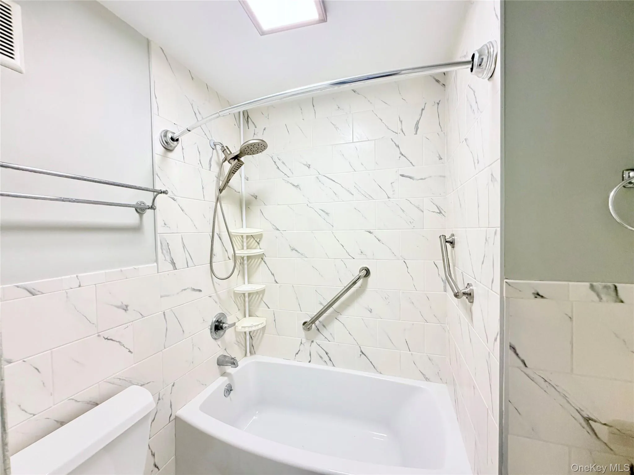 14407 101st Avenue, New York, NY, 2 Bedrooms Bedrooms, 4 Rooms Rooms,1 BathroomBathrooms,Residential Lease,For Rent,101st,0,1000521 14407 101st Avenue, New York, NY, 2 Bedrooms Bedrooms, 4 Rooms Rooms,1 BathroomBathrooms,Residential Lease,For Rent,101st,0,1000521