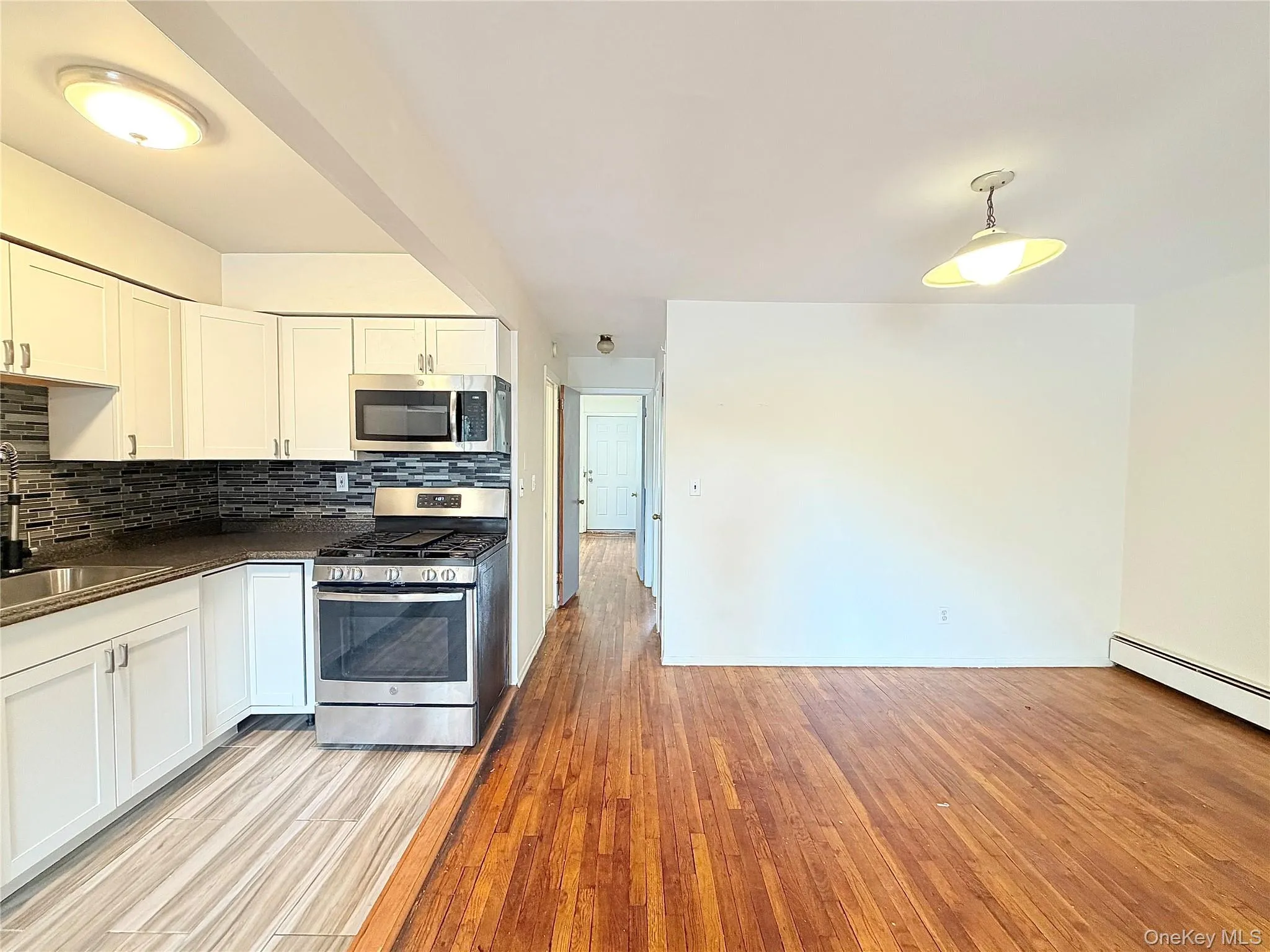 14407 101st Avenue, New York, NY, 2 Bedrooms Bedrooms, 4 Rooms Rooms,1 BathroomBathrooms,Residential Lease,For Rent,101st,0,1000521 14407 101st Avenue, New York, NY, 2 Bedrooms Bedrooms, 4 Rooms Rooms,1 BathroomBathrooms,Residential Lease,For Rent,101st,0,1000521