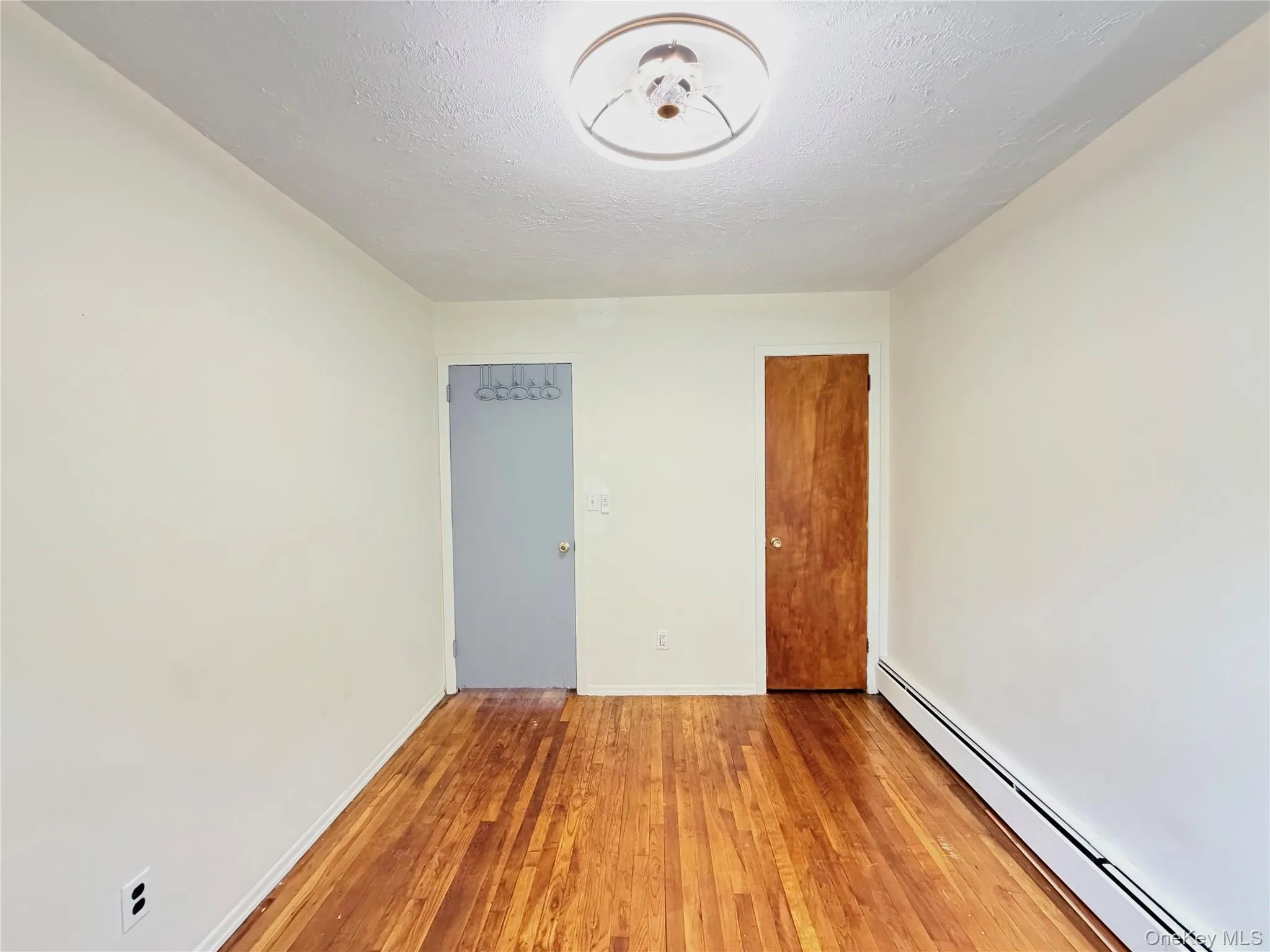 14407 101st Avenue, New York, NY, 2 Bedrooms Bedrooms, 4 Rooms Rooms,1 BathroomBathrooms,Residential Lease,For Rent,101st,0,1000521 14407 101st Avenue, New York, NY, 2 Bedrooms Bedrooms, 4 Rooms Rooms,1 BathroomBathrooms,Residential Lease,For Rent,101st,0,1000521