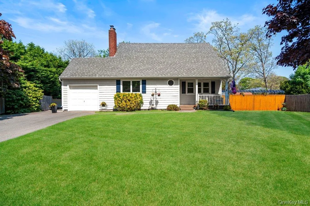 225 Walker Avenue, Brookhaven, NY, 3 Bedrooms Bedrooms, 7 Rooms Rooms,1 BathroomBathrooms,Residential,For Rent,Walker,0,1000536 225 Walker Avenue, Brookhaven, NY, 3 Bedrooms Bedrooms, 7 Rooms Rooms,1 BathroomBathrooms,Residential,For Rent,Walker,0,1000536