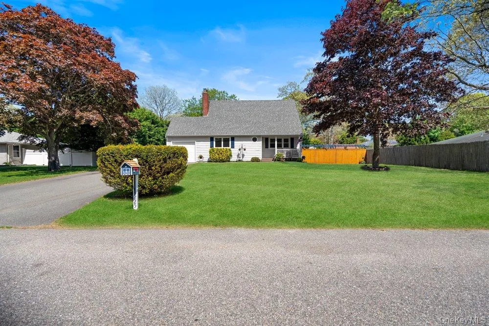 225 Walker Avenue, Brookhaven, NY, 3 Bedrooms Bedrooms, 7 Rooms Rooms,1 BathroomBathrooms,Residential,For Rent,Walker,0,1000536 225 Walker Avenue, Brookhaven, NY, 3 Bedrooms Bedrooms, 7 Rooms Rooms,1 BathroomBathrooms,Residential,For Rent,Walker,0,1000536