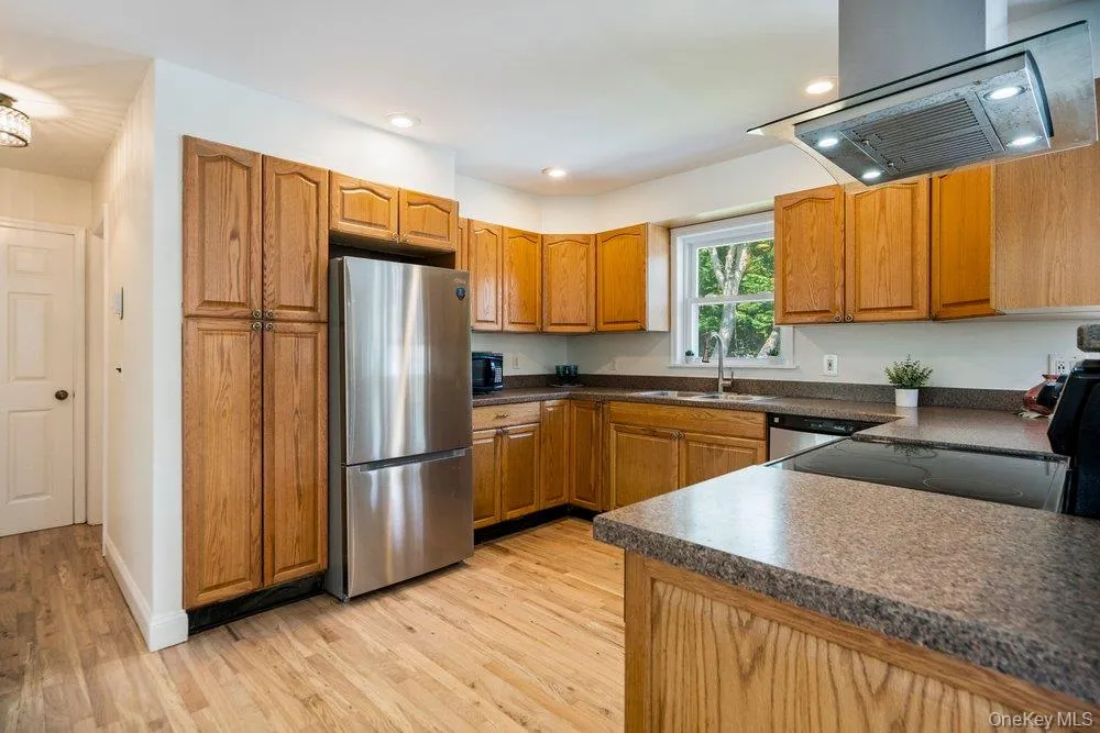 225 Walker Avenue, Brookhaven, NY, 3 Bedrooms Bedrooms, 7 Rooms Rooms,1 BathroomBathrooms,Residential,For Rent,Walker,0,1000536 225 Walker Avenue, Brookhaven, NY, 3 Bedrooms Bedrooms, 7 Rooms Rooms,1 BathroomBathrooms,Residential,For Rent,Walker,0,1000536