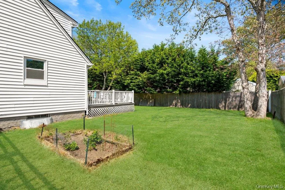 225 Walker Avenue, Brookhaven, NY, 3 Bedrooms Bedrooms, 7 Rooms Rooms,1 BathroomBathrooms,Residential,For Rent,Walker,0,1000536 225 Walker Avenue, Brookhaven, NY, 3 Bedrooms Bedrooms, 7 Rooms Rooms,1 BathroomBathrooms,Residential,For Rent,Walker,0,1000536