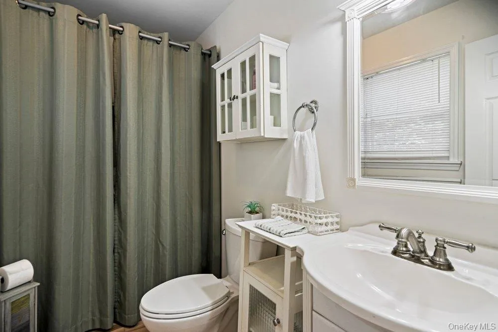 225 Walker Avenue, Brookhaven, NY, 3 Bedrooms Bedrooms, 7 Rooms Rooms,1 BathroomBathrooms,Residential,For Rent,Walker,0,1000536 225 Walker Avenue, Brookhaven, NY, 3 Bedrooms Bedrooms, 7 Rooms Rooms,1 BathroomBathrooms,Residential,For Rent,Walker,0,1000536