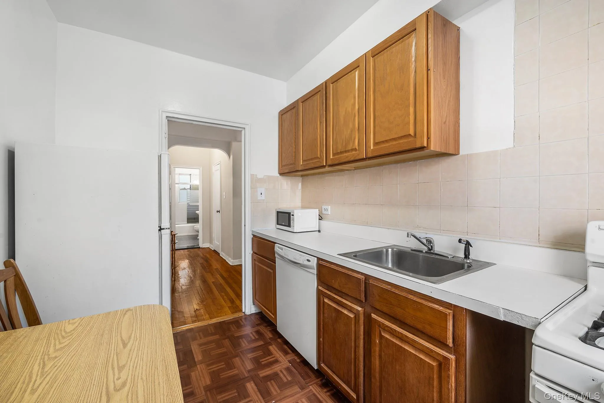 6360 102nd Street, New York, NY, 2 Bedrooms Bedrooms, 4 Rooms Rooms,1 BathroomBathrooms,Residential Sale,For Rent,102nd,0,1000539 6360 102nd Street, New York, NY, 2 Bedrooms Bedrooms, 4 Rooms Rooms,1 BathroomBathrooms,Residential Sale,For Rent,102nd,0,1000539