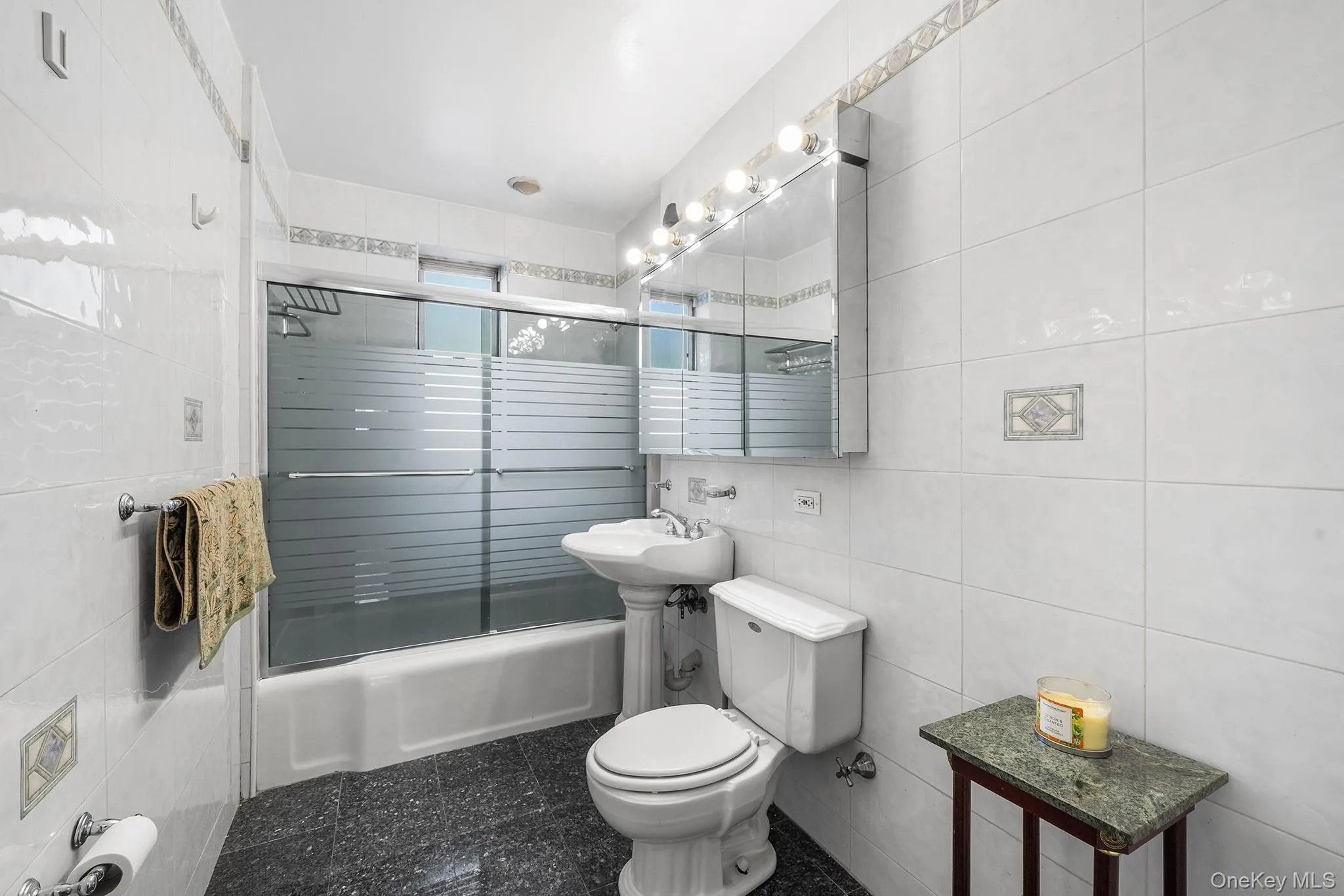 6360 102nd Street, New York, NY, 2 Bedrooms Bedrooms, 4 Rooms Rooms,1 BathroomBathrooms,Residential Sale,For Rent,102nd,0,1000539 6360 102nd Street, New York, NY, 2 Bedrooms Bedrooms, 4 Rooms Rooms,1 BathroomBathrooms,Residential Sale,For Rent,102nd,0,1000539