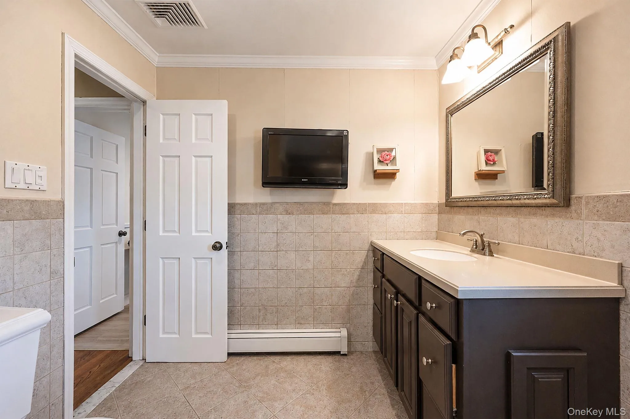 15 Lillian Place, Oyster Bay, NY, 4 Bedrooms Bedrooms, 8 Rooms Rooms,2 BathroomsBathrooms,Residential,For Rent,Lillian,0,1000542 15 Lillian Place, Oyster Bay, NY, 4 Bedrooms Bedrooms, 8 Rooms Rooms,2 BathroomsBathrooms,Residential,For Rent,Lillian,0,1000542
