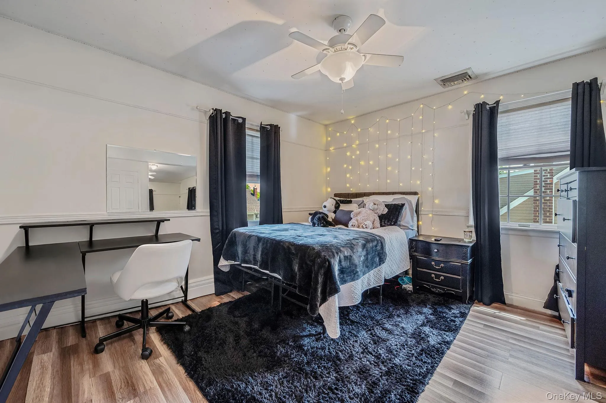 15 Lillian Place, Oyster Bay, NY, 4 Bedrooms Bedrooms, 8 Rooms Rooms,2 BathroomsBathrooms,Residential,For Rent,Lillian,0,1000542 15 Lillian Place, Oyster Bay, NY, 4 Bedrooms Bedrooms, 8 Rooms Rooms,2 BathroomsBathrooms,Residential,For Rent,Lillian,0,1000542