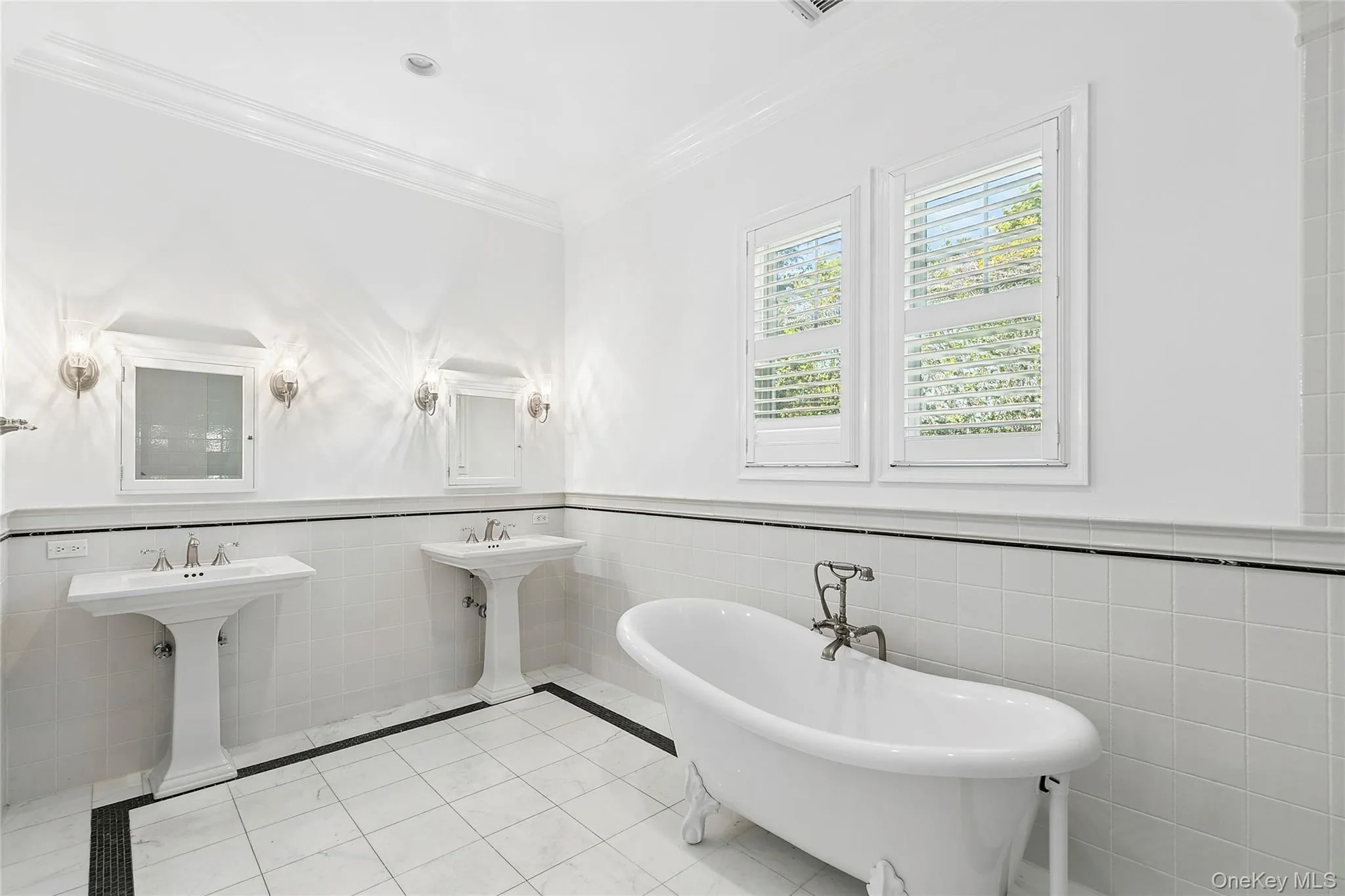41 Edgewood Avenue, Southampton, NY, 4 Bedrooms Bedrooms, 15 Rooms Rooms,4 BathroomsBathrooms,Residential,For Rent,Edgewood,0,1000550 41 Edgewood Avenue, Southampton, NY, 4 Bedrooms Bedrooms, 15 Rooms Rooms,4 BathroomsBathrooms,Residential,For Rent,Edgewood,0,1000550
