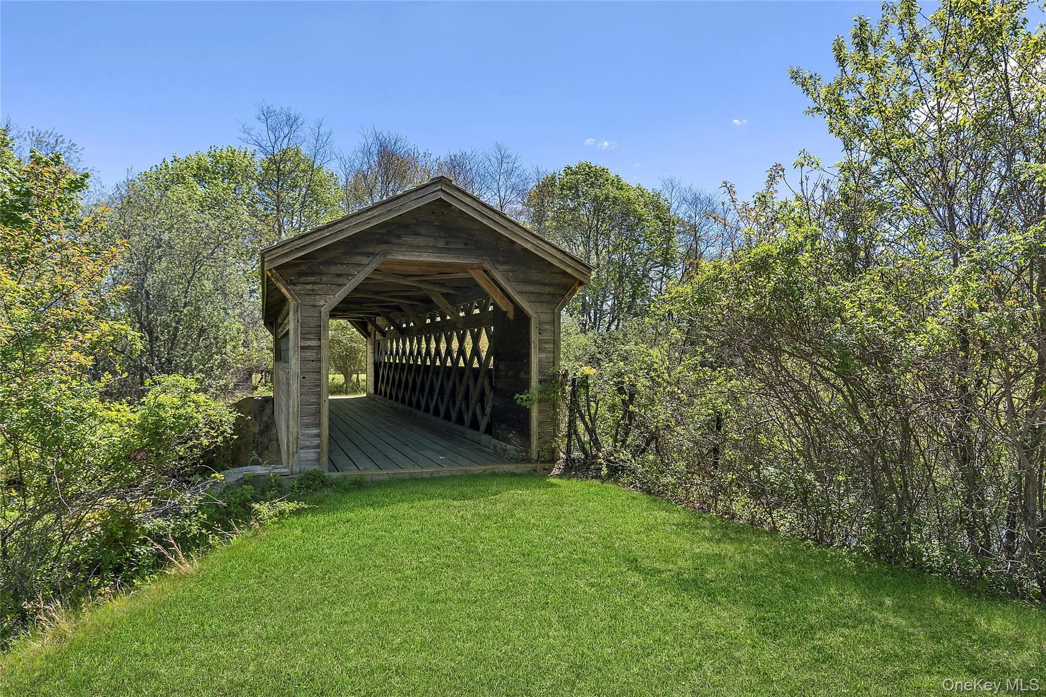 41 Edgewood Avenue, Southampton, NY, 4 Bedrooms Bedrooms, 15 Rooms Rooms,4 BathroomsBathrooms,Residential,For Rent,Edgewood,0,1000550 41 Edgewood Avenue, Southampton, NY, 4 Bedrooms Bedrooms, 15 Rooms Rooms,4 BathroomsBathrooms,Residential,For Rent,Edgewood,0,1000550