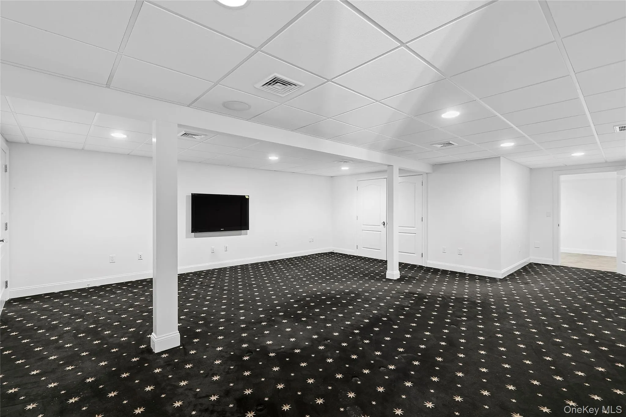 41 Edgewood Avenue, Southampton, NY, 4 Bedrooms Bedrooms, 15 Rooms Rooms,4 BathroomsBathrooms,Residential,For Rent,Edgewood,0,1000550 41 Edgewood Avenue, Southampton, NY, 4 Bedrooms Bedrooms, 15 Rooms Rooms,4 BathroomsBathrooms,Residential,For Rent,Edgewood,0,1000550