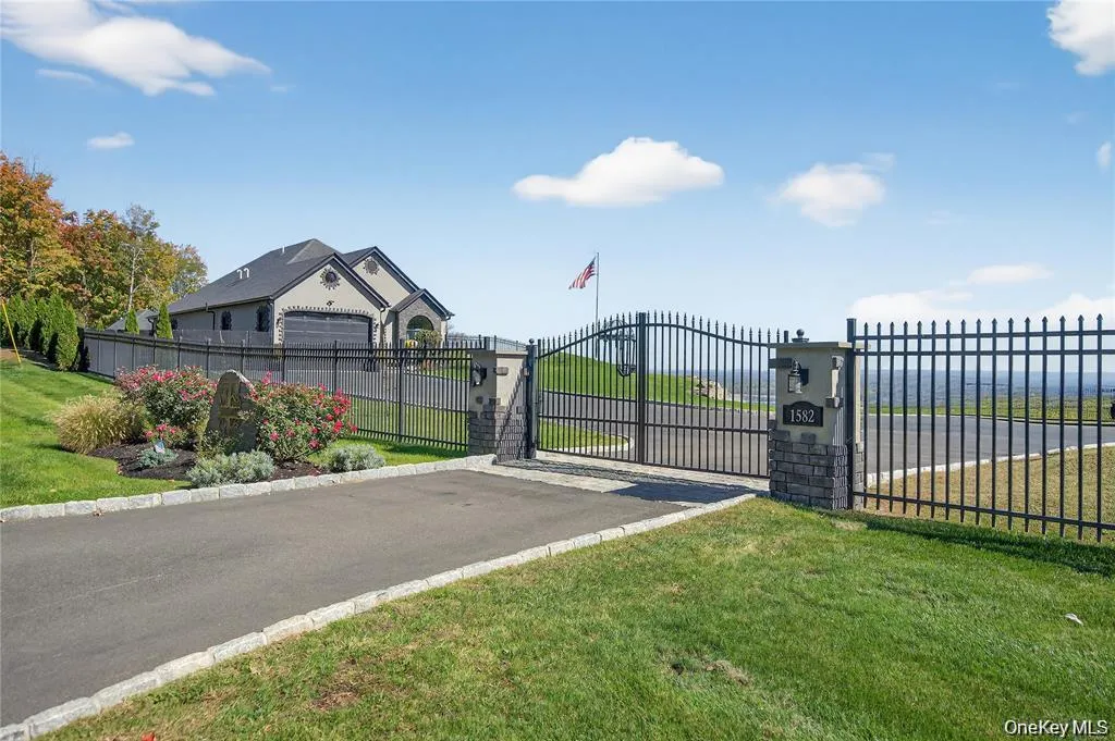 1582 Route 9W, Marlboro, NY, 2 Bedrooms Bedrooms, 2 Rooms Rooms,2 BathroomsBathrooms,Residential,For Rent,Route 9W,0,1000558 1582 Route 9W, Marlboro, NY, 2 Bedrooms Bedrooms, 2 Rooms Rooms,2 BathroomsBathrooms,Residential,For Rent,Route 9W,0,1000558