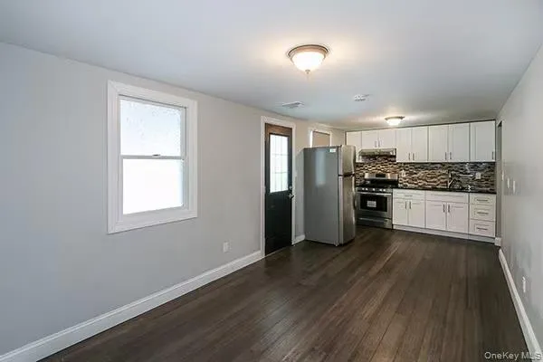 335 Gillette Street, Babylon, NY, 3 Bedrooms Bedrooms, 3 Rooms Rooms,1 BathroomBathrooms,Residential Lease,For Rent,Gillette,0,1000560 335 Gillette Street, Babylon, NY, 3 Bedrooms Bedrooms, 3 Rooms Rooms,1 BathroomBathrooms,Residential Lease,For Rent,Gillette,0,1000560