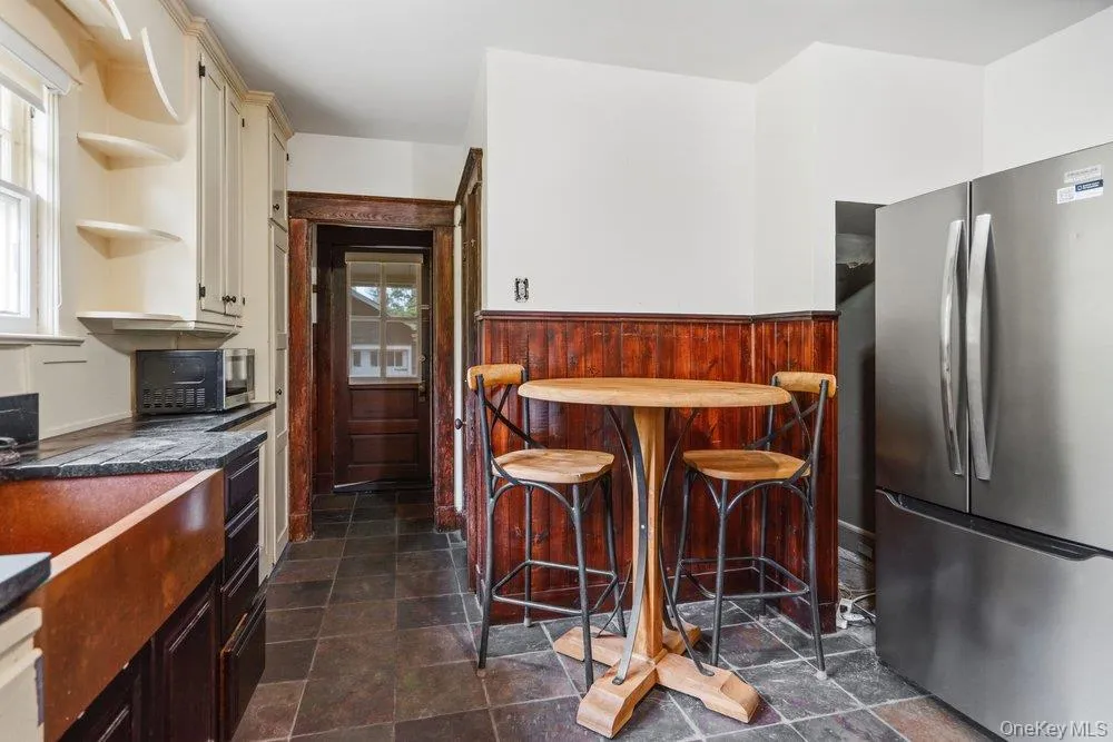 18 Roosevelt Street, Babylon, NY, 3 Bedrooms Bedrooms, 5 Rooms Rooms,1 BathroomBathrooms,Residential Lease,For Rent,Roosevelt,0,1000572 18 Roosevelt Street, Babylon, NY, 3 Bedrooms Bedrooms, 5 Rooms Rooms,1 BathroomBathrooms,Residential Lease,For Rent,Roosevelt,0,1000572