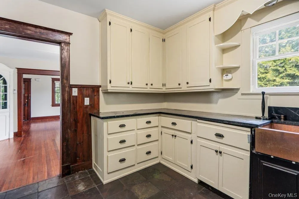 18 Roosevelt Street, Babylon, NY, 3 Bedrooms Bedrooms, 5 Rooms Rooms,1 BathroomBathrooms,Residential Lease,For Rent,Roosevelt,0,1000572 18 Roosevelt Street, Babylon, NY, 3 Bedrooms Bedrooms, 5 Rooms Rooms,1 BathroomBathrooms,Residential Lease,For Rent,Roosevelt,0,1000572